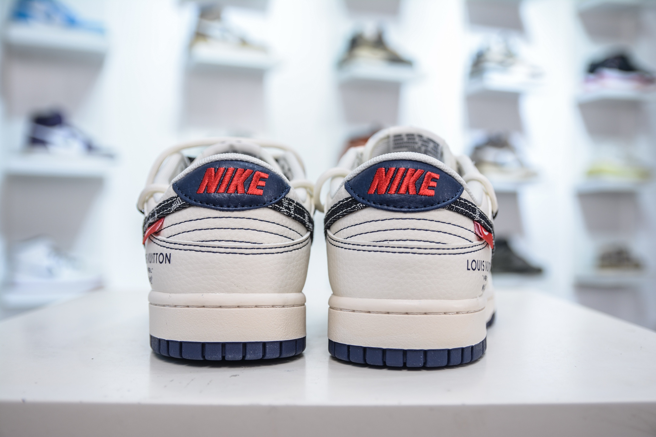 Nike SB Dunk Low x Louis Vuitton LV联名-白蓝黑牛仔绑带 FC1688-220-莆田鞋,莆田鞋货源,高仿鞋,高仿鞋货源,安福档口,莆田高仿鞋,莆田鞋批发,高仿鞋批发,莆田高仿运动鞋,高仿运动鞋,莆田运动鞋 Nike SB Dunk Low x Louis Vuitton LV联名-白蓝黑牛仔绑带 FC1688-220