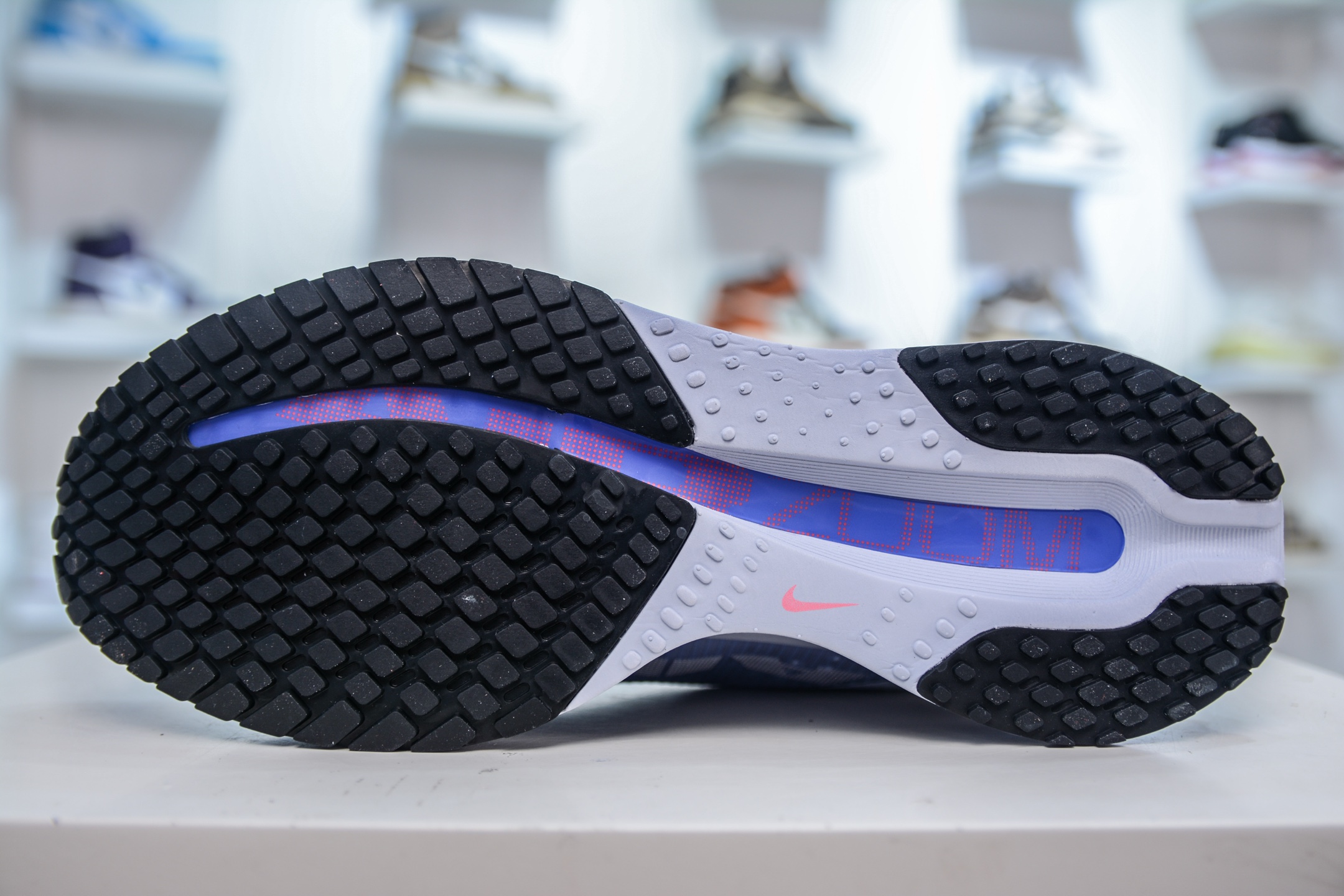 Nike Air Zoom Pegasus Premium 耐克网面全掌气垫缓震跑鞋  HQ2592-004