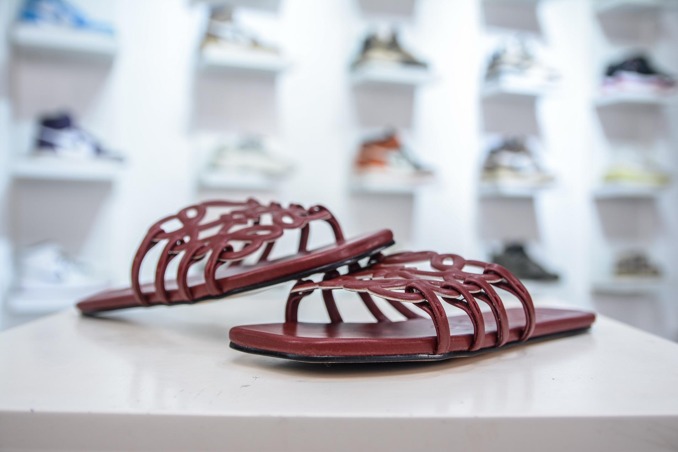 2025 新款LOEWE罗意威女鞋 Petal anagram 小牛皮 方头露趾一字拖鞋女