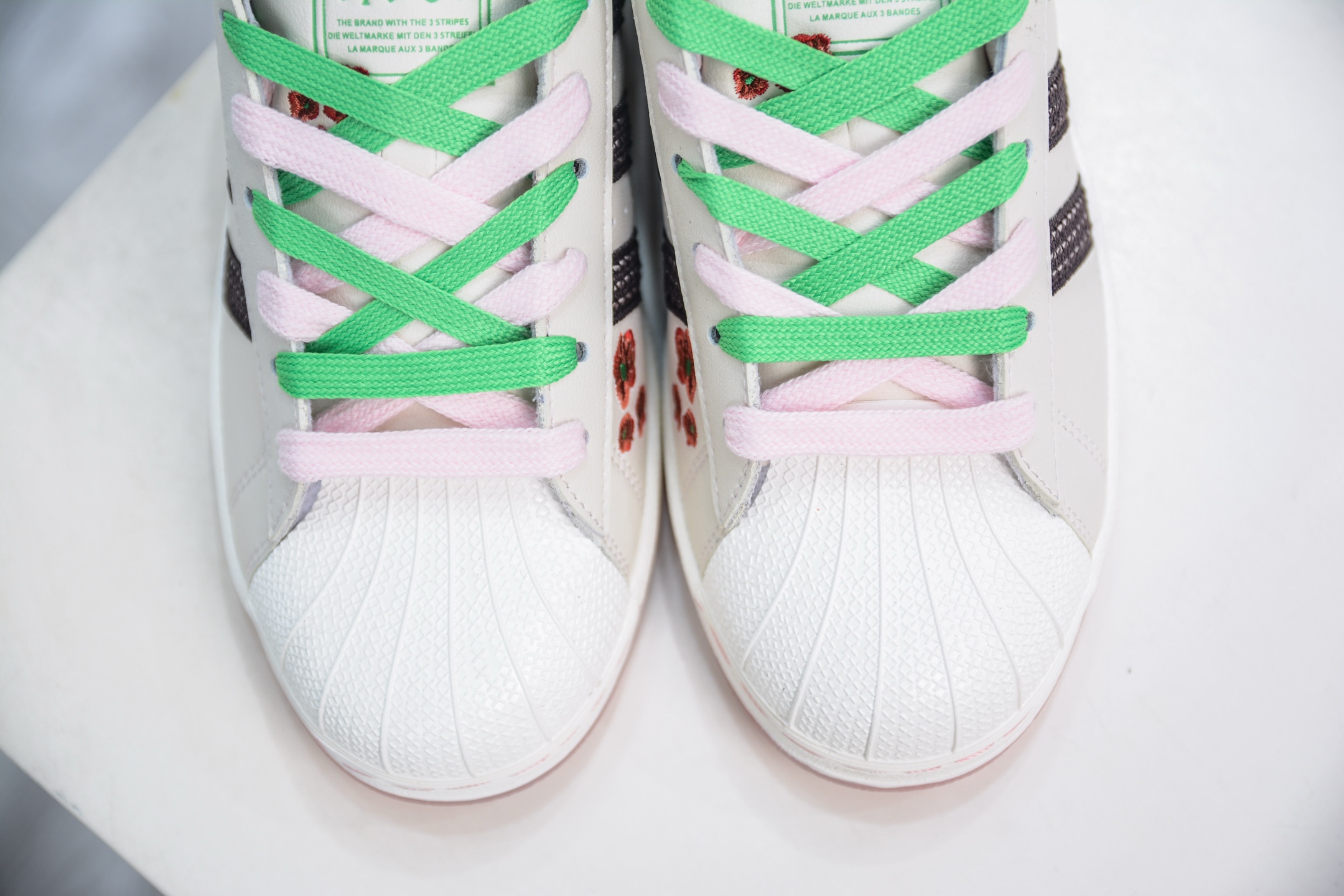 Adidas Originals Superstar 2025: Classic Comfort with a Modern Floral Twist 9 i1749924368342 8797 0 8
