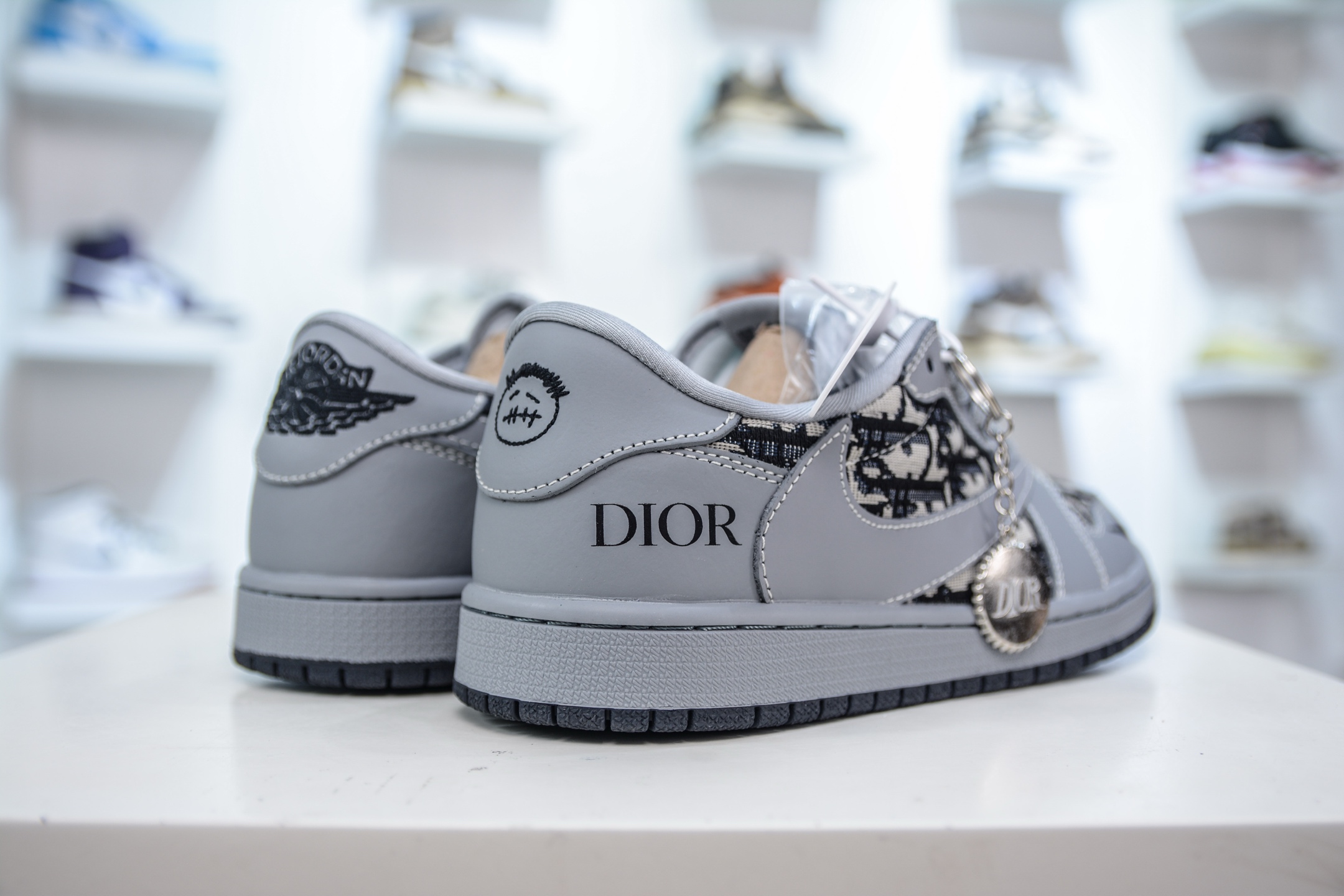 TS x Air Jordan 1 Low x DIOR Gray Black Low-Top Sneakers Custom Color 7 i1749924641459 7409 0 5