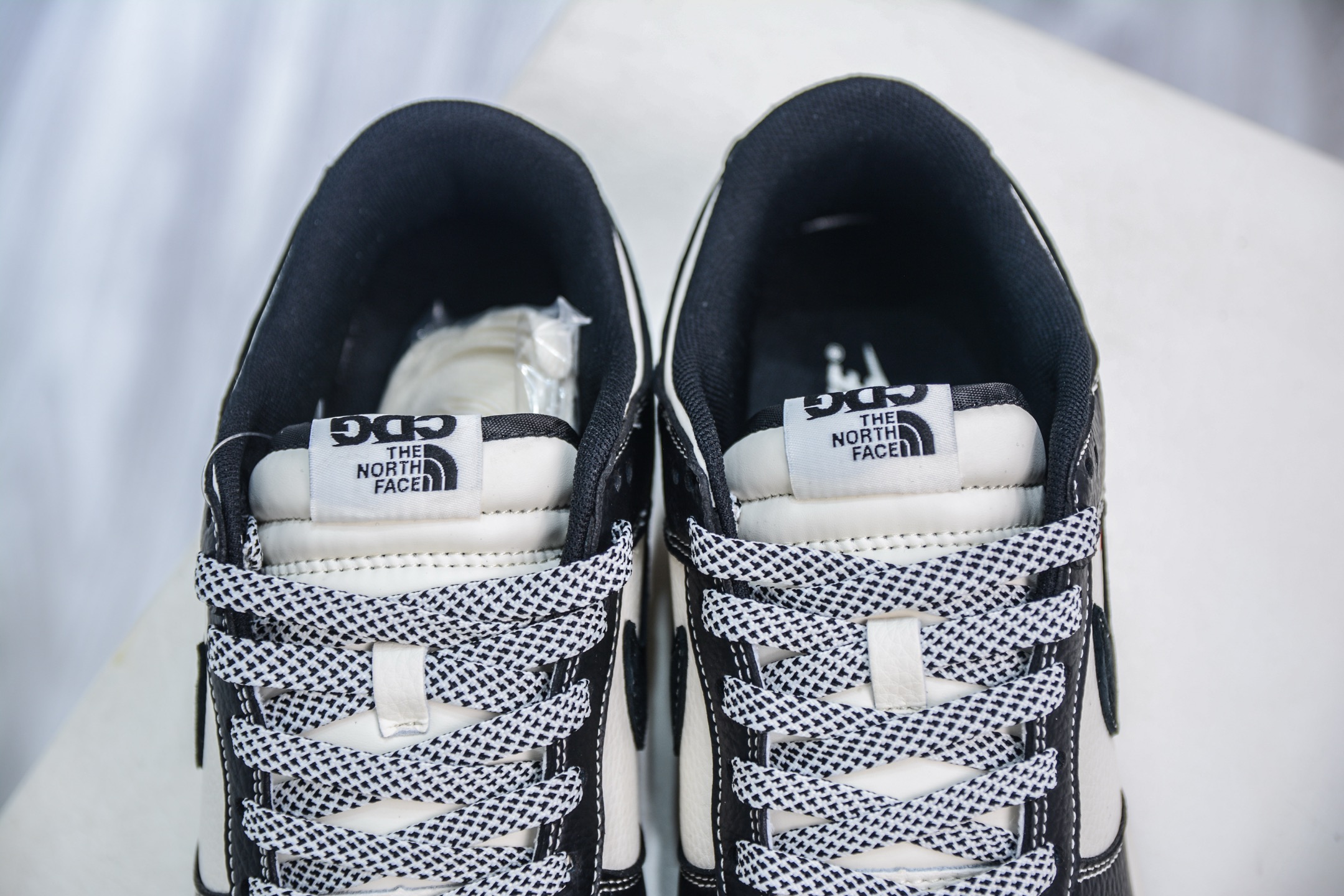 Nike SB Dunk Low x The North Face Black White Sneakers 9 i1749924762322 9701 0 7