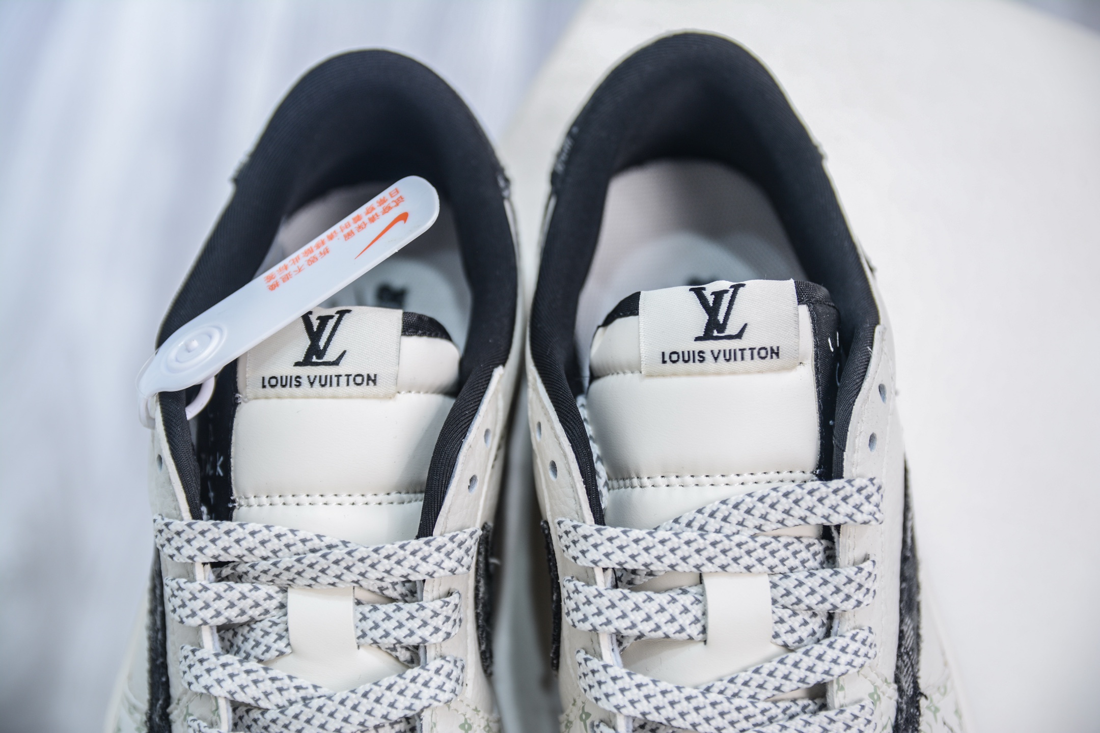 Nike x Travis Scott x Louis Vuitton Air Jordan 1 Low - White/Black 9 i1749924982913 6695 0 7