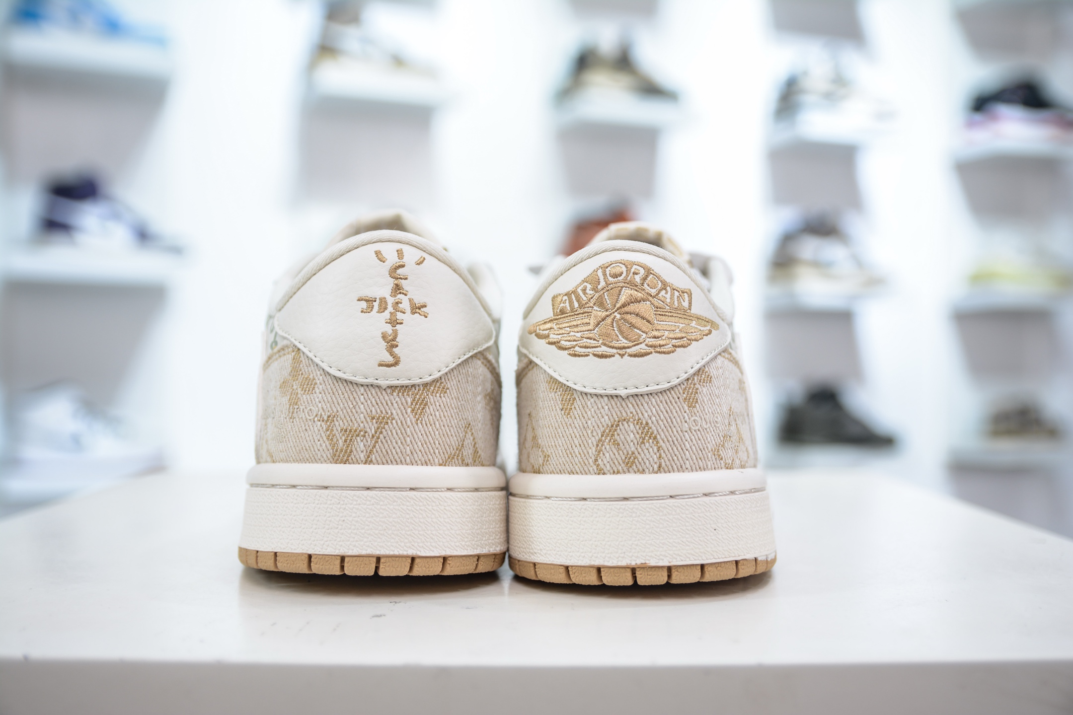 Travis Scott x Nike Air Jordan 1 Low x Louis Vuitton White Yellow Sneakers 2 i1749925034389 8776 0 1