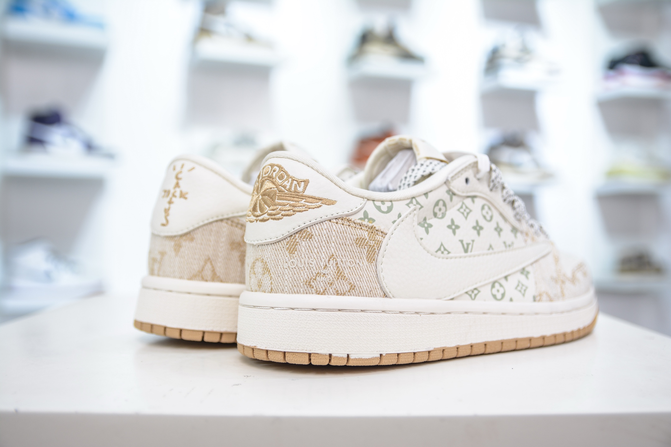 Travis Scott x Nike Air Jordan 1 Low x Louis Vuitton White Yellow Sneakers 6 i1749925036201 8104 0 5