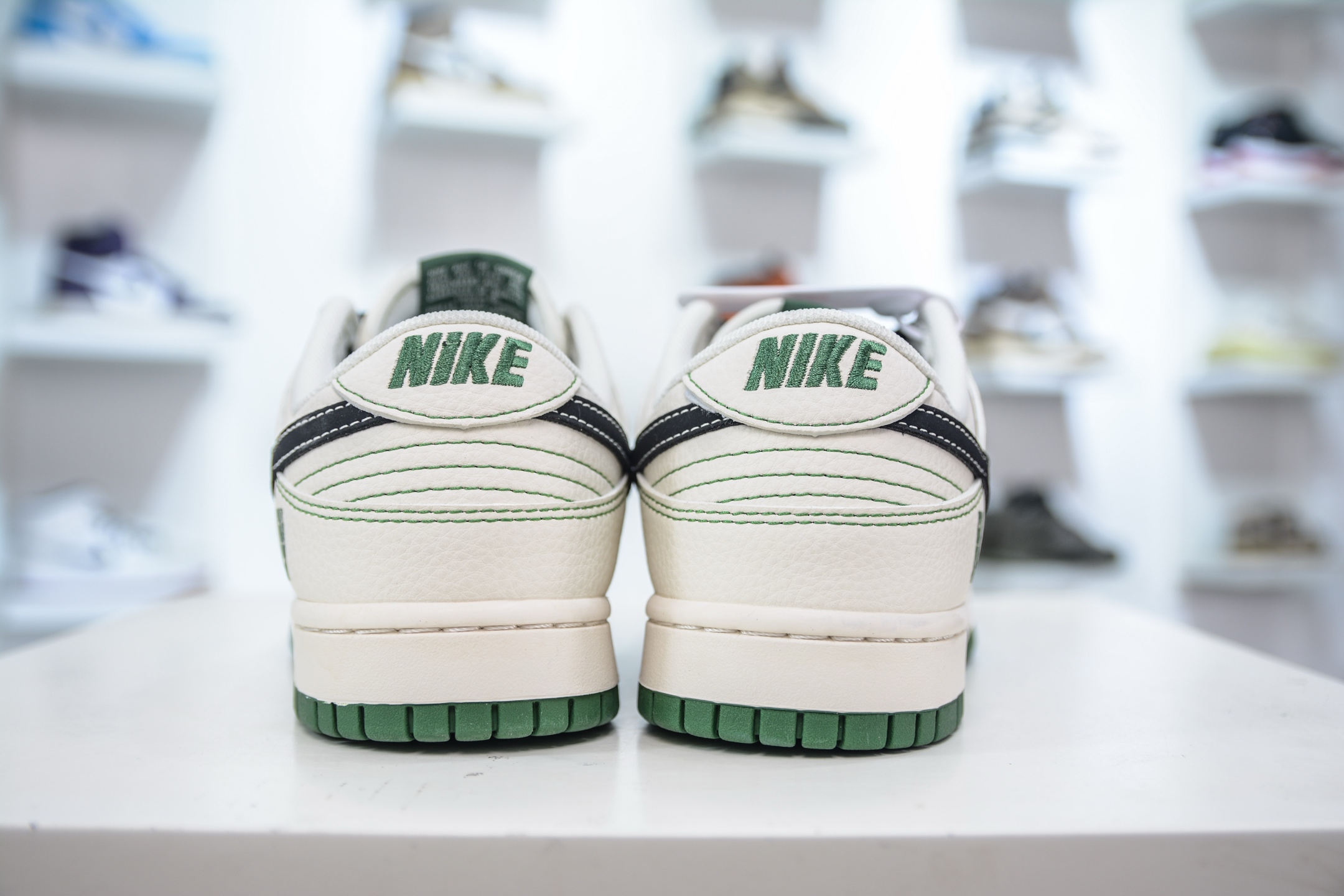 Nike SB Dunk Low x Gucci White Green Black Shoes (XD1588 213) 2 i1749925089570 3024 0 1