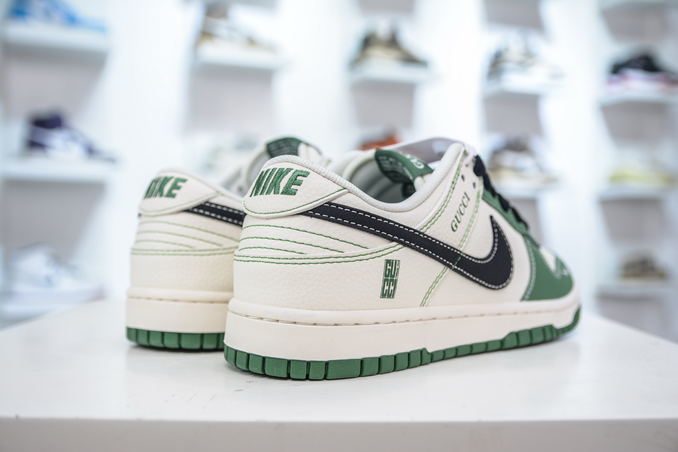 Nike SB Dunk Low x Gucci White Green Black Shoes (XD1588 213) 6 i1749925090816 376 0 5