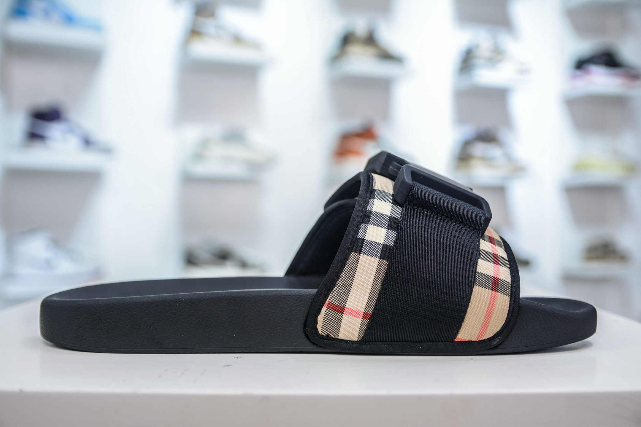 Burberry Vintage Check Buckle Strap Slides Sandals, Fashionable and Comfortable 4 i1749925305432 4656 0 2