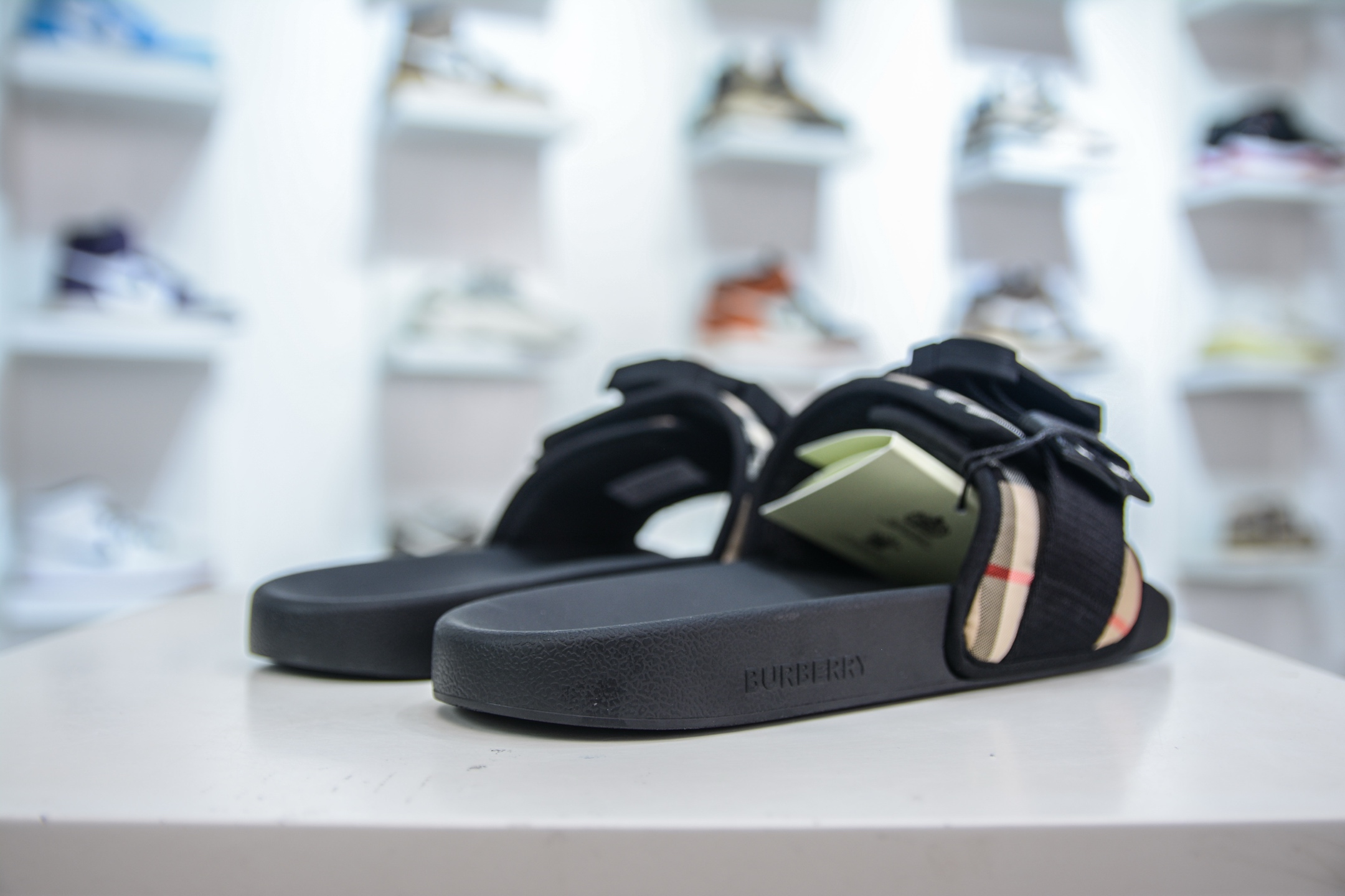 Burberry Vintage Check Buckle Strap Slides Sandals, Fashionable and Comfortable 7 i1749925305657 1509 0 5