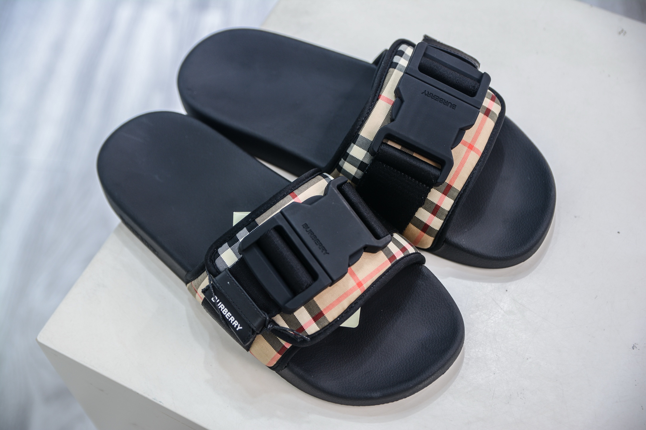 Burberry Vintage Check Buckle Strap Slides Sandals, Fashionable and Comfortable 8 i1749925307363 942 0 6