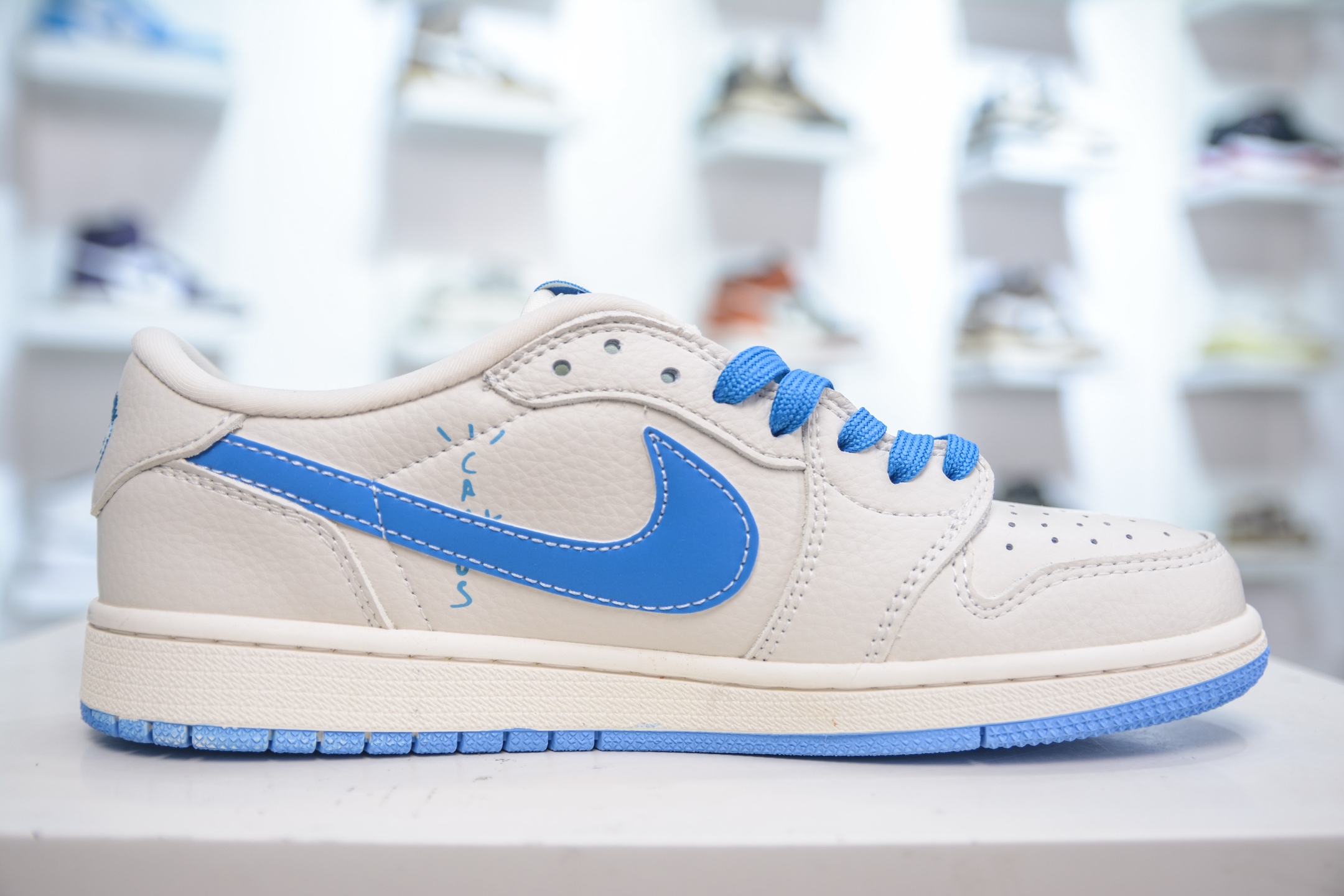 Travis Scott x Air Jordan 1 Low AJ1 Low 倒钩低帮联名叮当猫-白蓝 XS2024-068