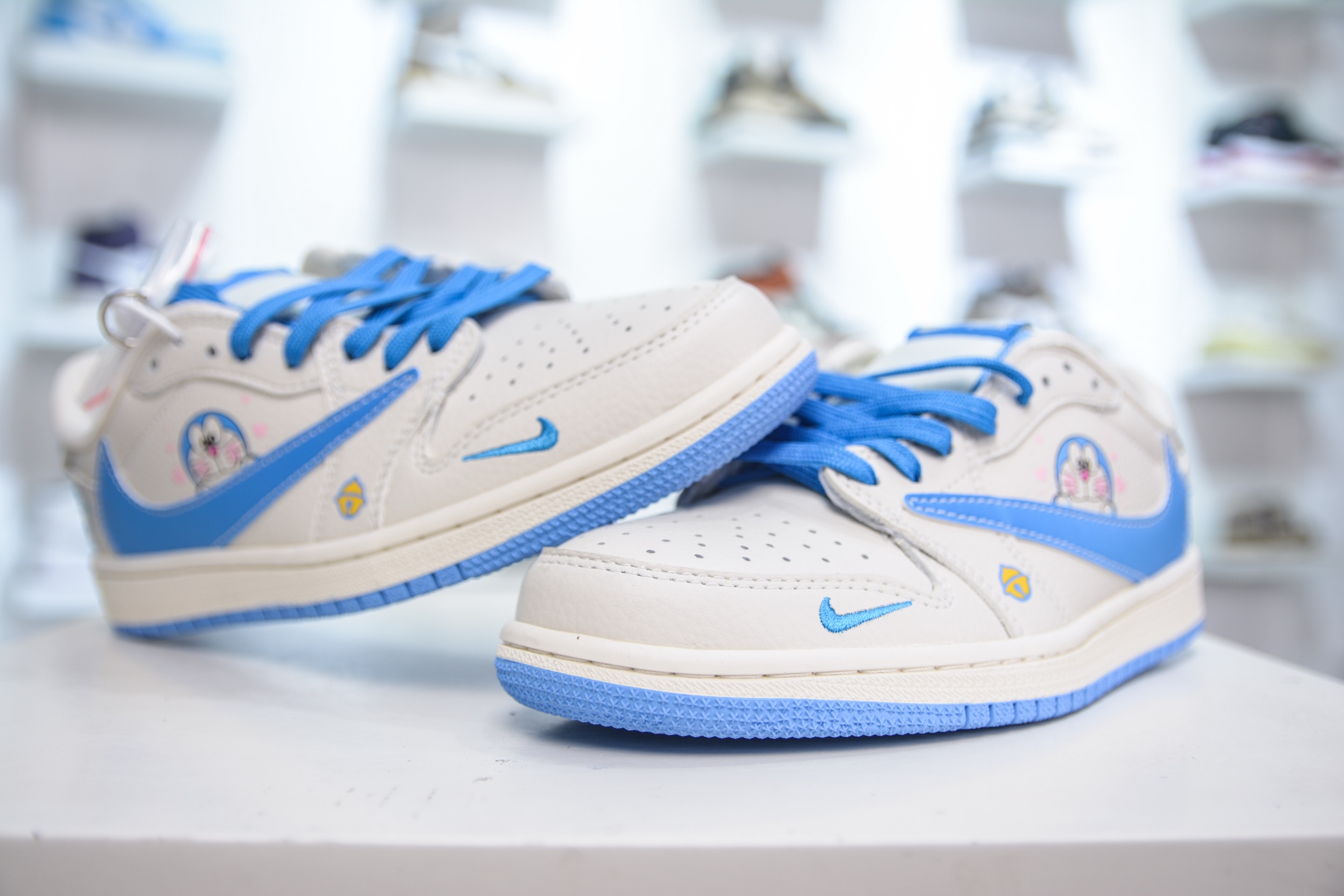 Travis Scott x Air Jordan 1 Low AJ1 Low 倒钩低帮联名叮当猫-白蓝 XS2024-068