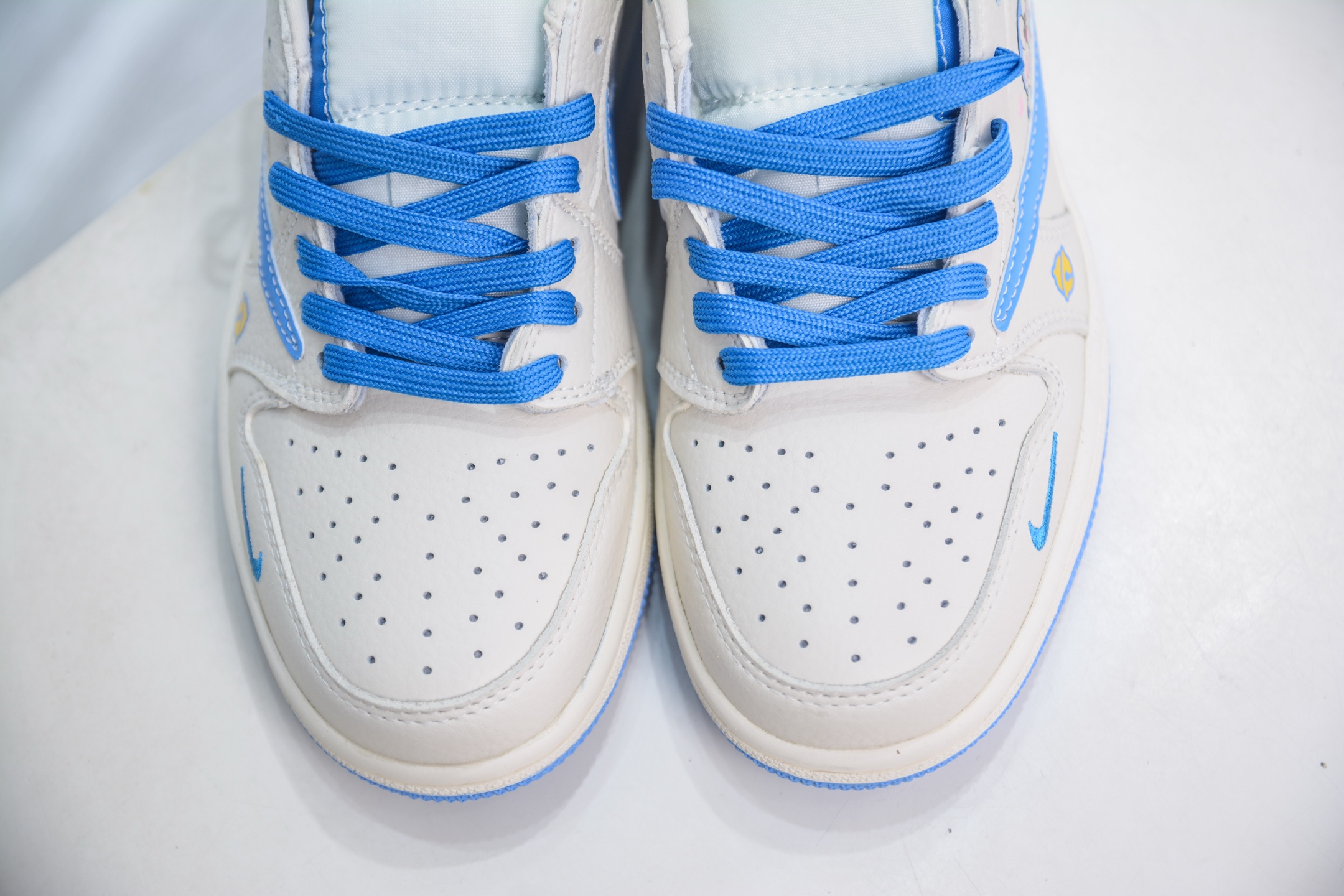 Travis Scott x Air Jordan 1 Low AJ1 Low 倒钩低帮联名叮当猫-白蓝 XS2024-068