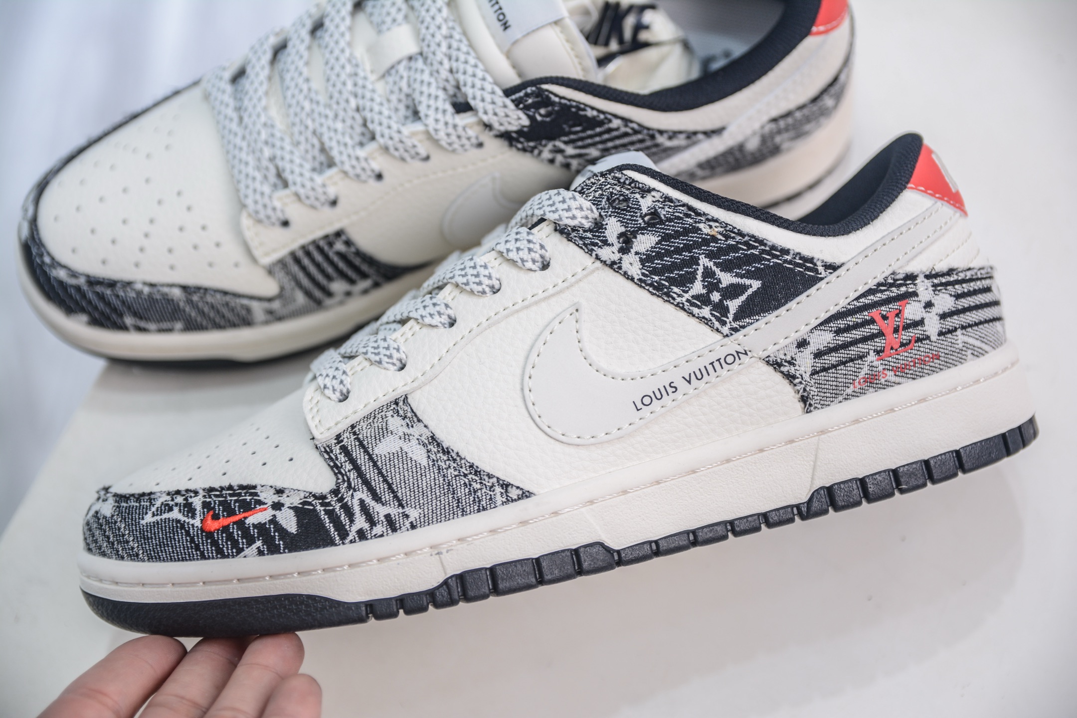 Nike SB Dunk Low x Louis Vuitton LV联名-白黑牛仔 FC1688-233
