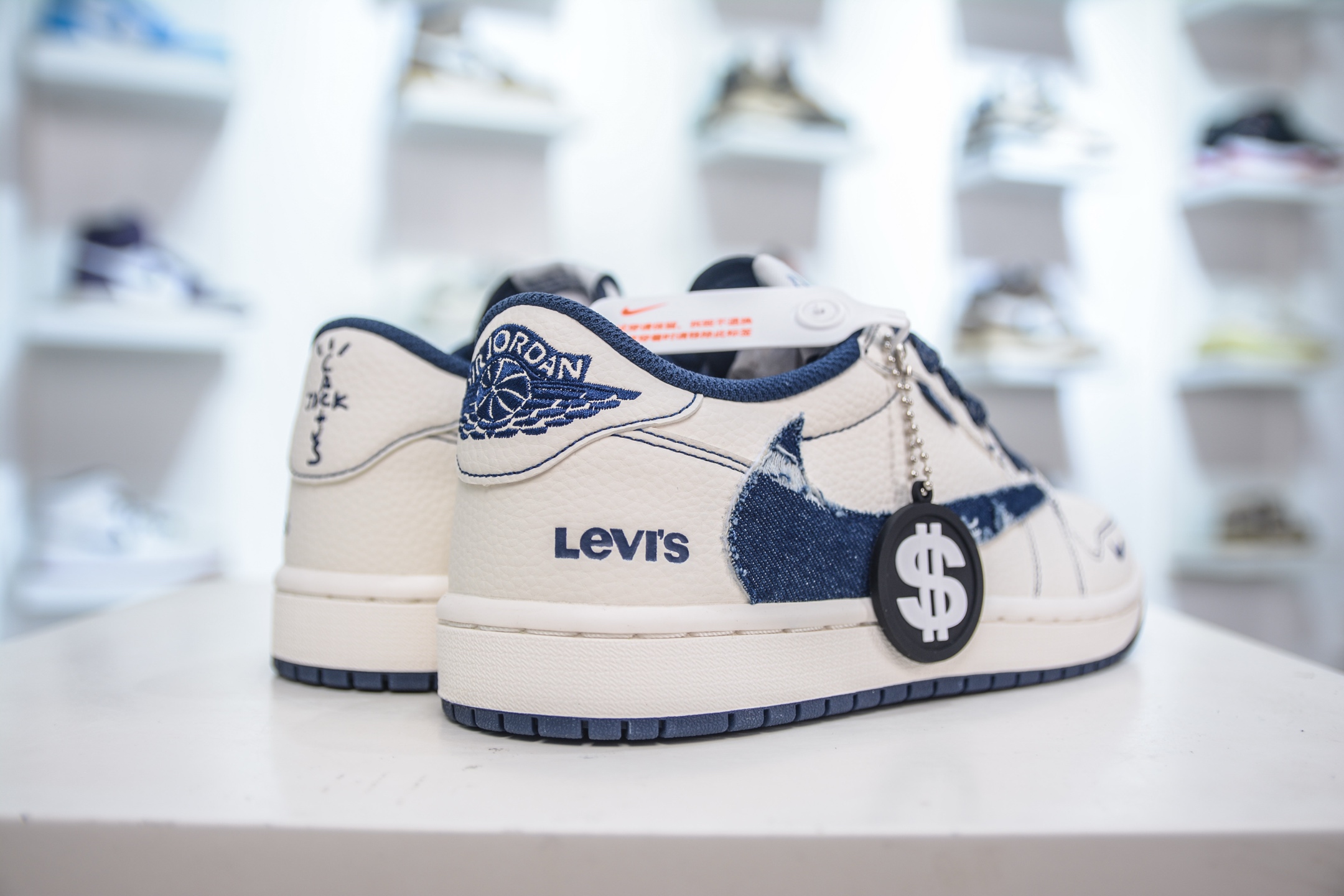 TS x Air Jordan AJ1 Low x Levi's 倒钩低帮联名李维斯-白蓝牛仔 LE2436-136