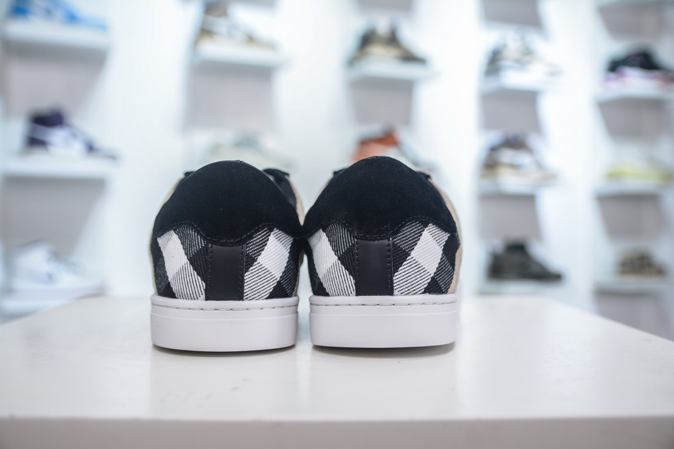 480 巴宝莉经典小白鞋-Chinese UA Cheap High Quatity Brand Clothes Bags handbags Sneakers wholesale wholesaler seller from China Factory suppliers Fashion Clothing Shoes best Quality Beautiful Price 480 巴宝莉经典小白鞋