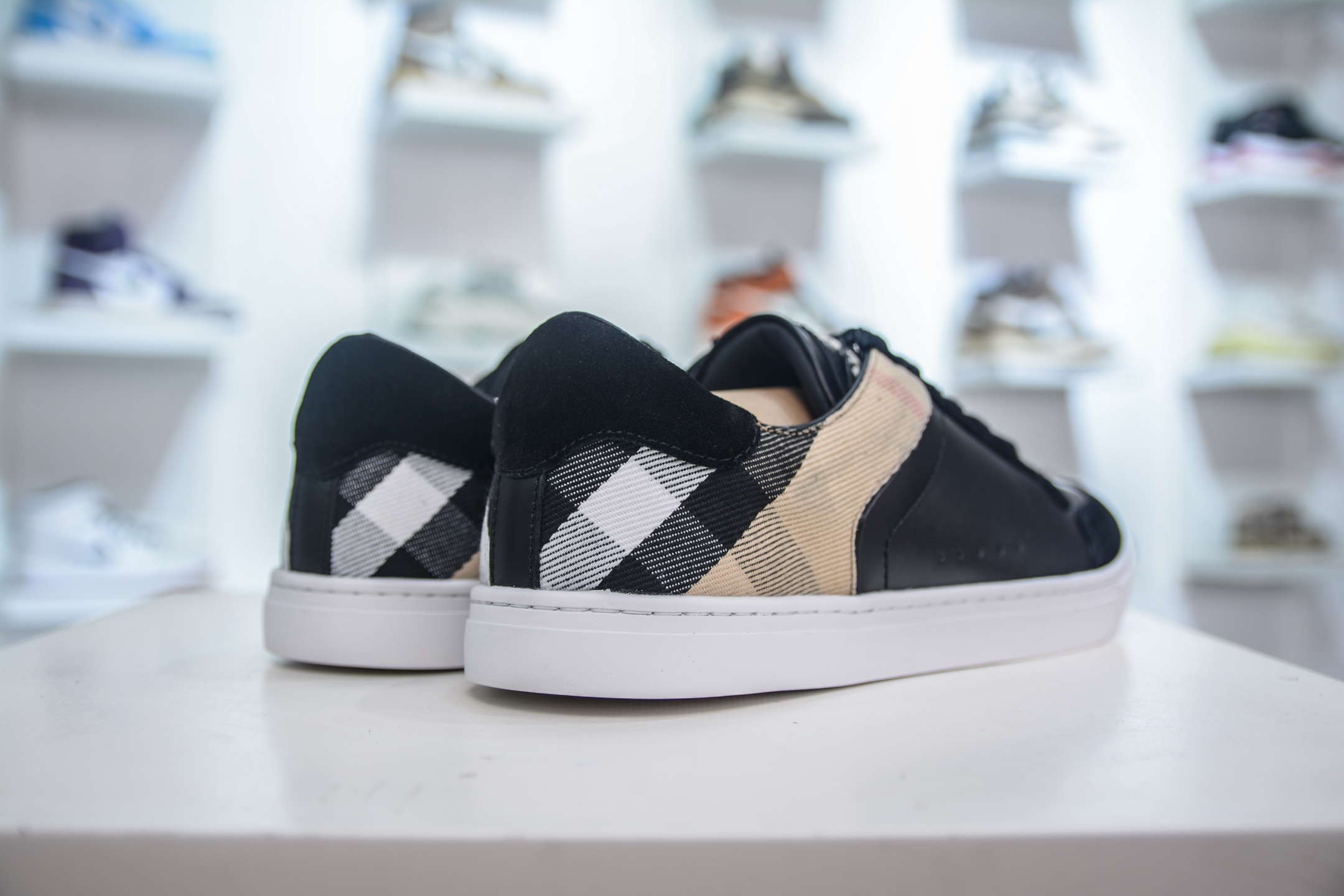 480 巴宝莉经典小白鞋-Chinese UA Cheap High Quatity Brand Clothes Bags handbags Sneakers wholesale wholesaler seller from China Factory suppliers Fashion Clothing Shoes best Quality Beautiful Price 480 巴宝莉经典小白鞋