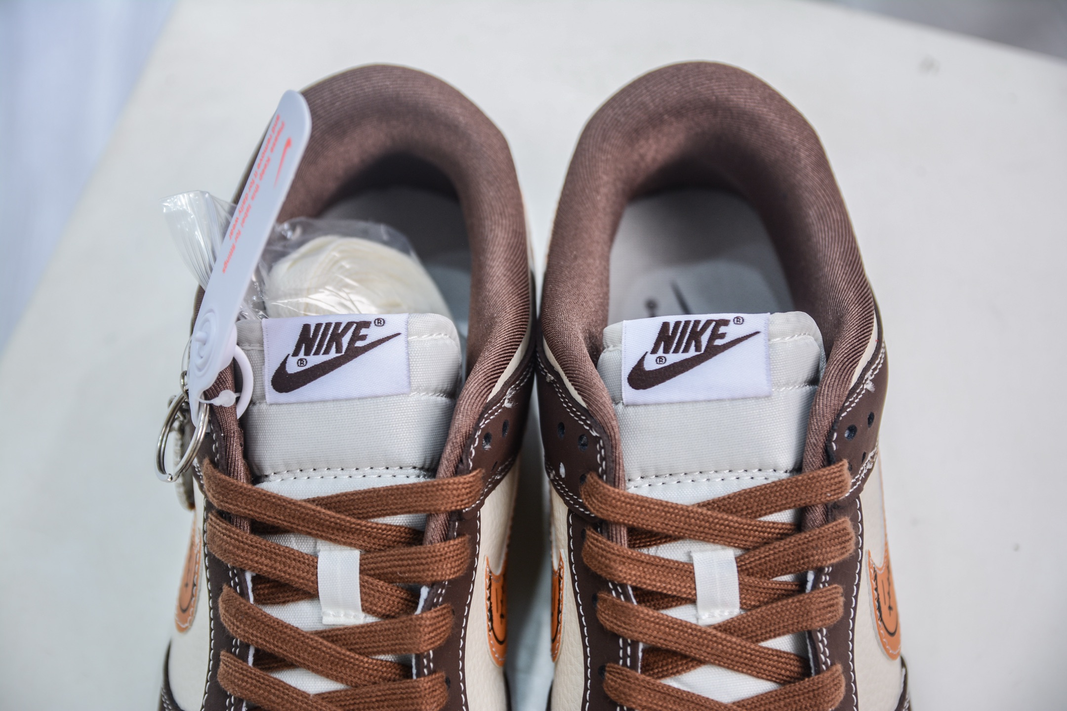 Nike SB Dunk Low x Nike 'Ghost Face' White Brown Collaboration Sneakers 8 i1750089810653 1561 0 7