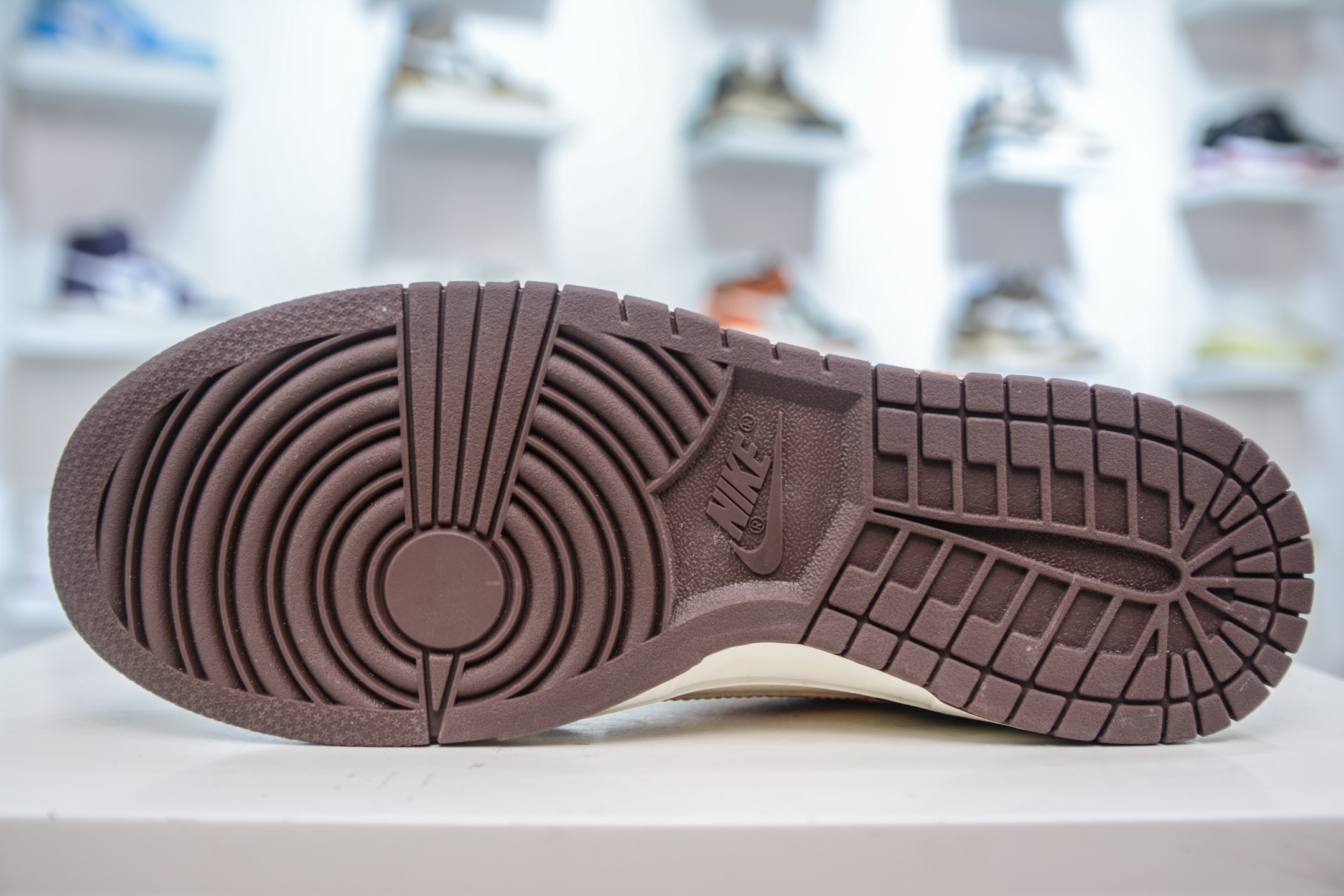 Nike SB Dunk Low x Nike 'Ghost Face' White Brown Collaboration Sneakers 5 i1750089810697 4774 0 4