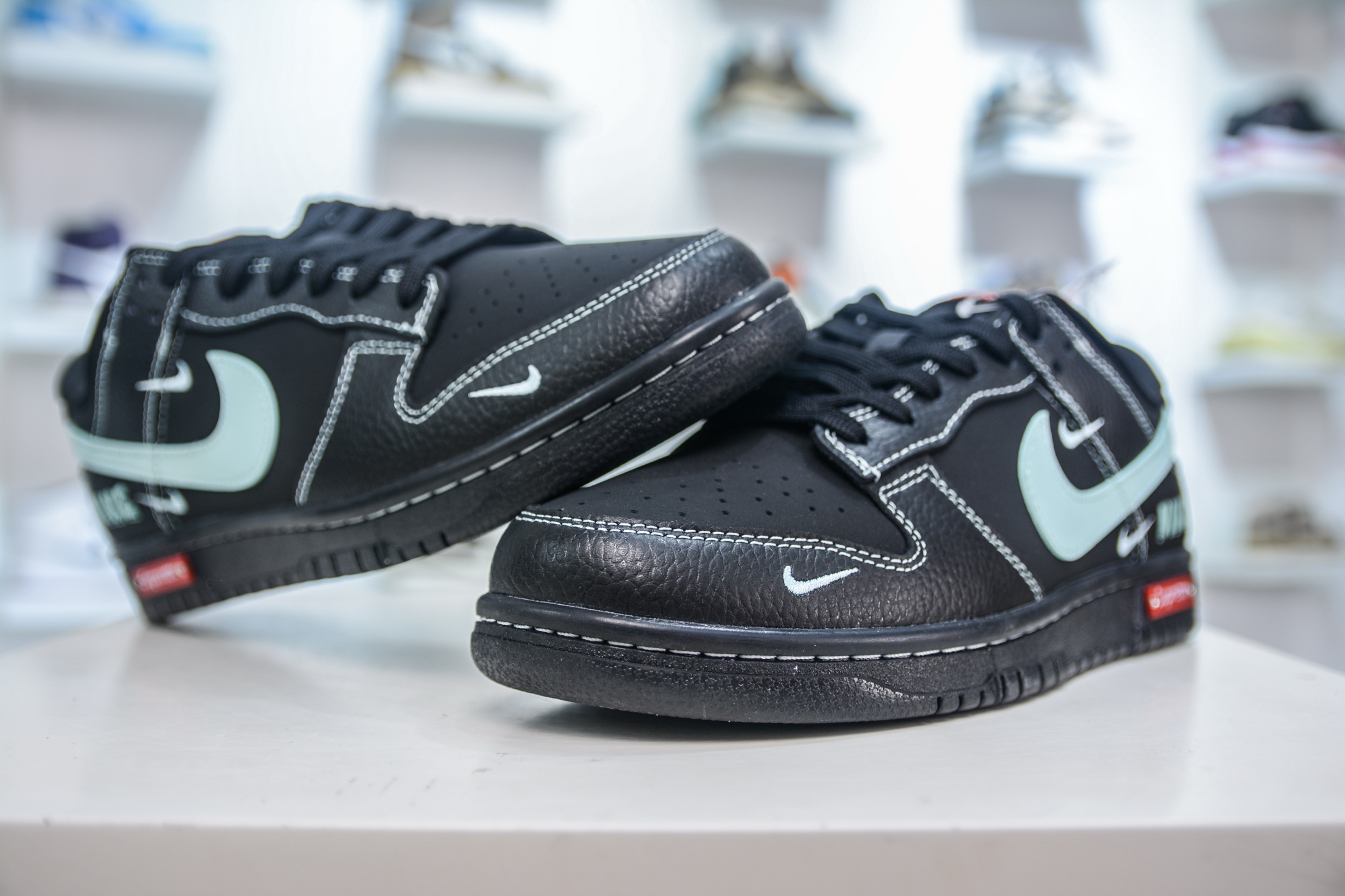Nike SB Dunk Low x Supreme Black Tiffany & Co. Edition - Size SC9207 422 4 i1750089870243 5160 0 3