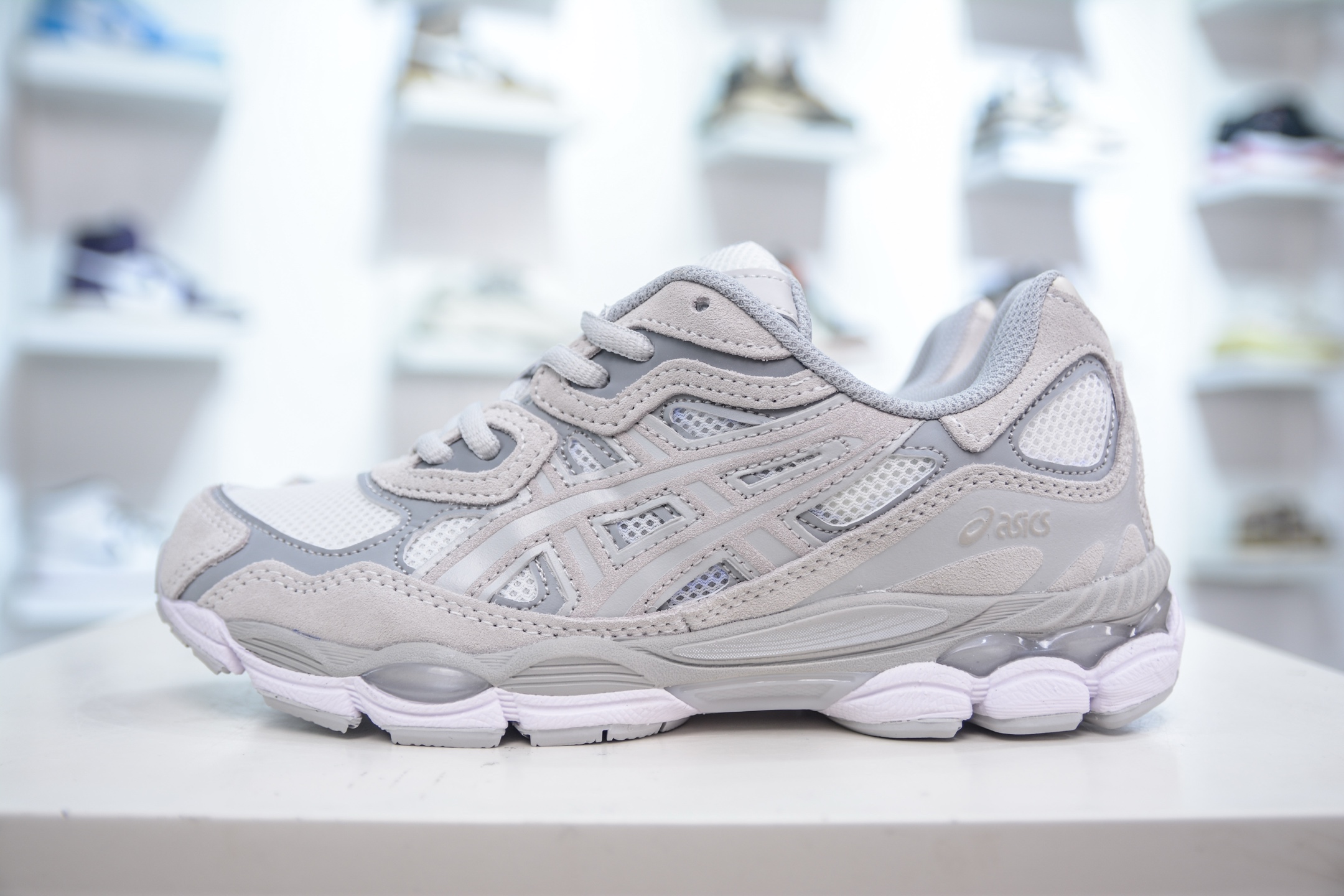 Asics Gel-NYC Sneakers: Retro Style, Breathable Mesh, and Comfortable Fit 2 i1750090090063 6628 0 0