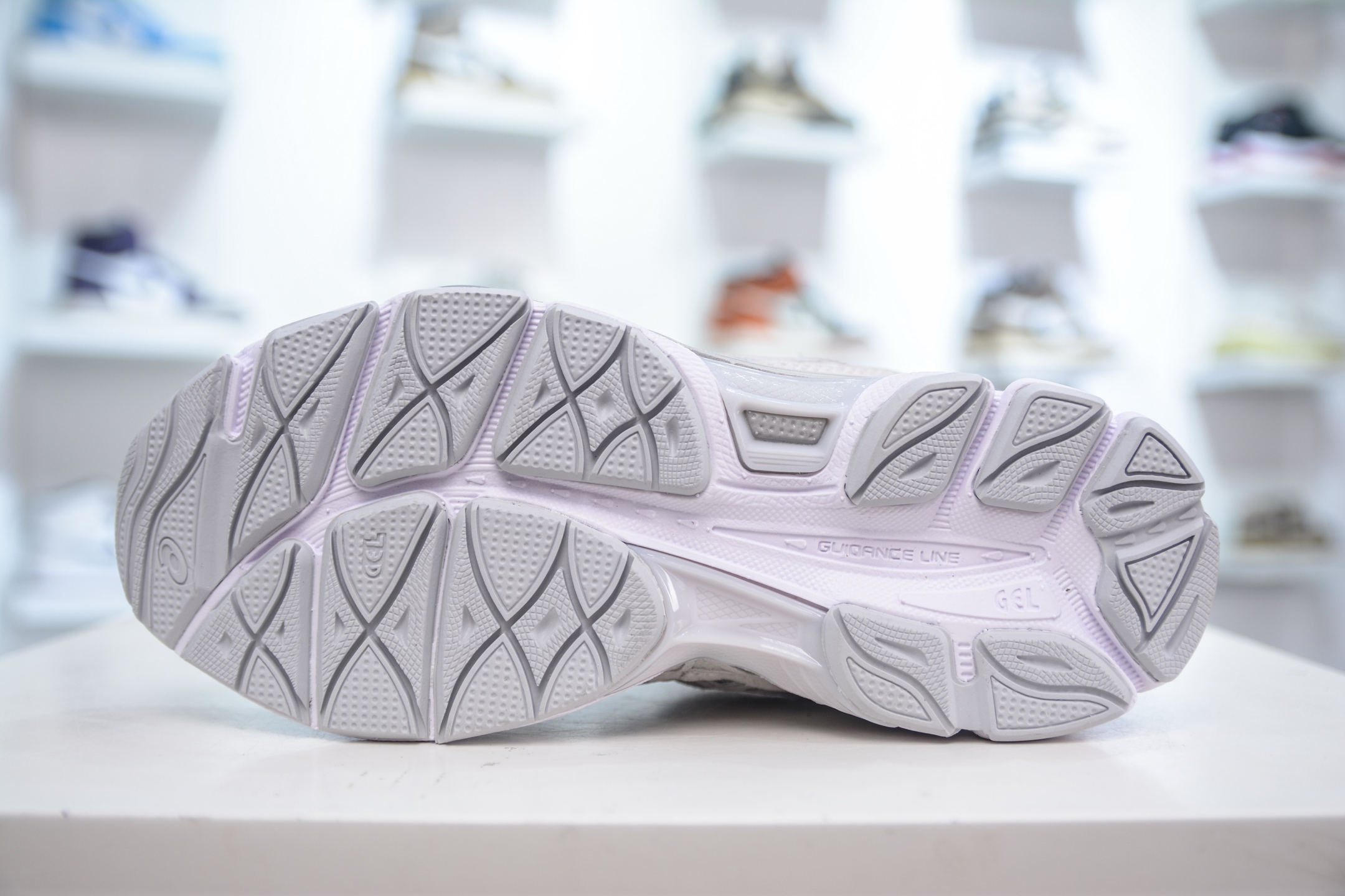 Asics Gel-NYC Sneakers: Retro Style, Breathable Mesh, and Comfortable Fit 4 i1750090090093 5329 0 2
