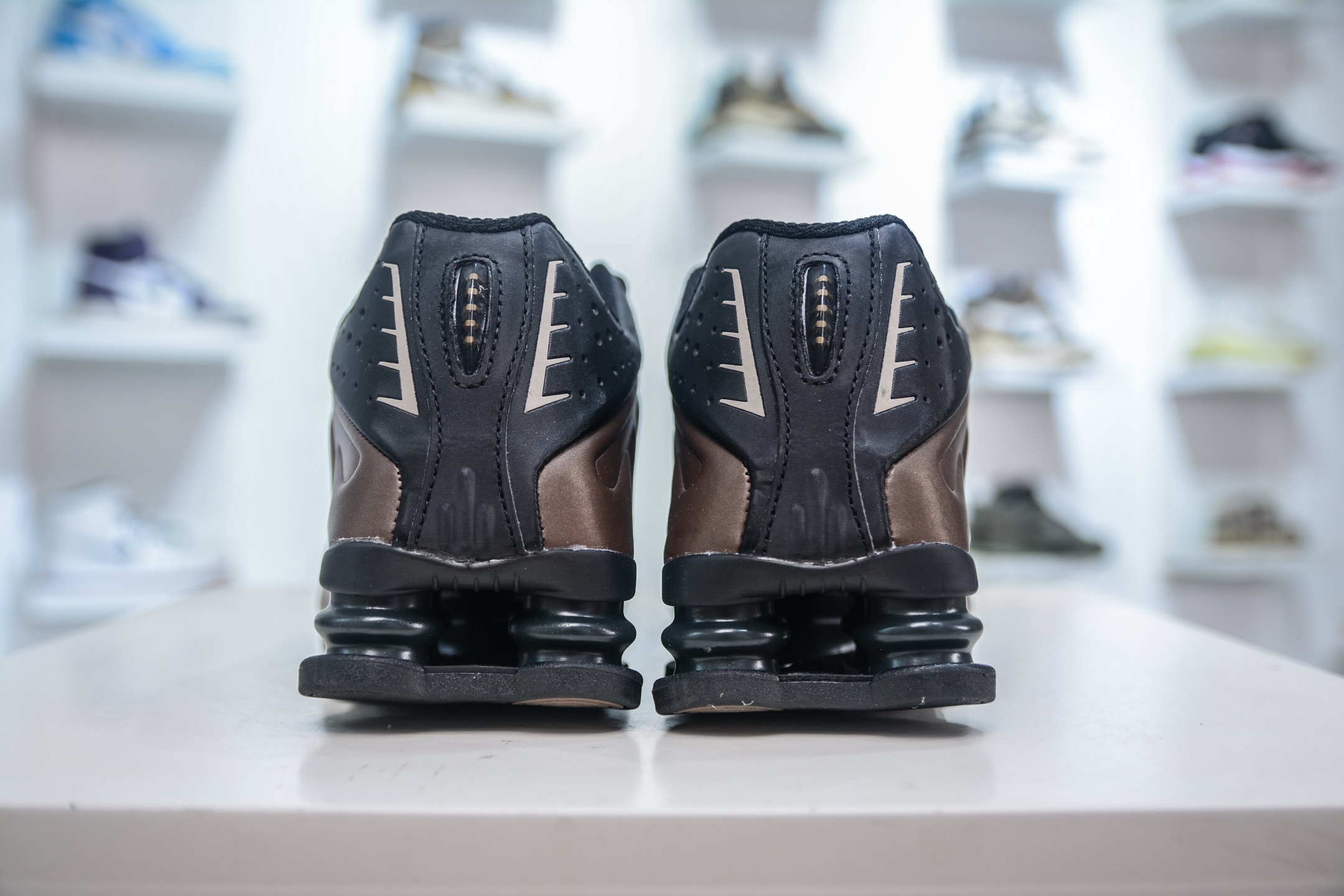 Nike Shox MR4: Classic Millennium Design with Shox Cushioning System 2 i1750090296948 7541 0 1