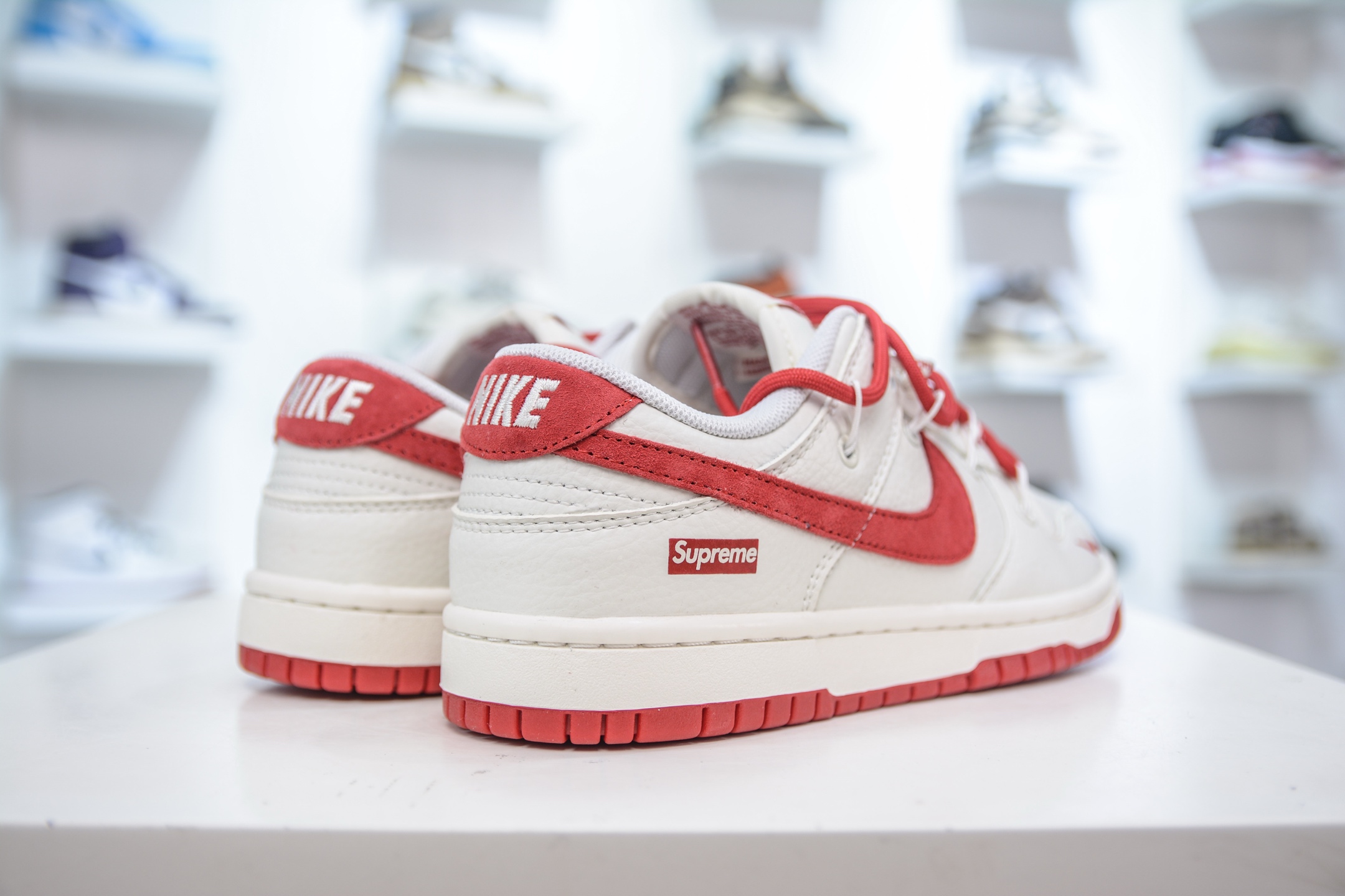Nike SB Dunk Low x Supreme SUP联名-白红绑带 FX1588-401