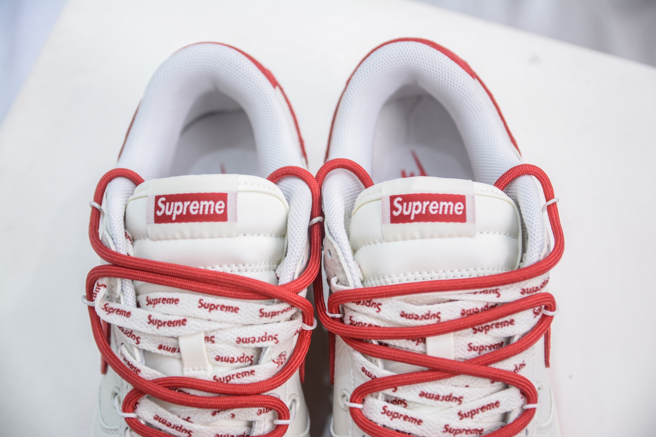 Nike SB Dunk Low x Supreme SUP联名-白红绑带 FX1588-401