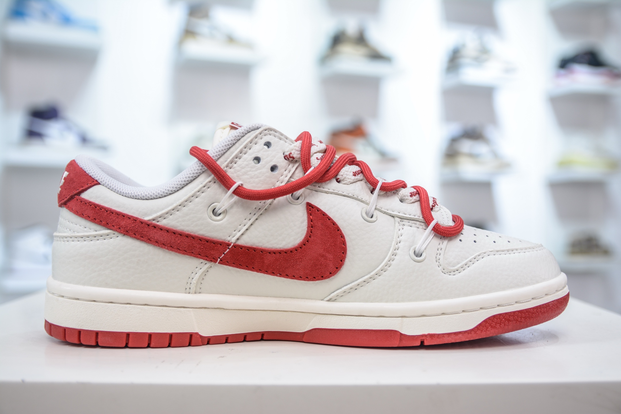 Nike SB Dunk Low x Supreme SUP联名-白红绑带 FX1588-401