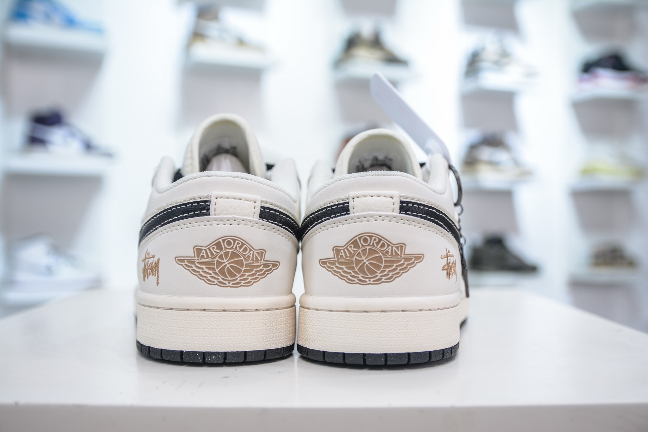 Air Jordan 1 Retro Low x Stussy Collab - Cream/Black. Premium Leather Comfort 2 i1750173071871 3354 0 1
