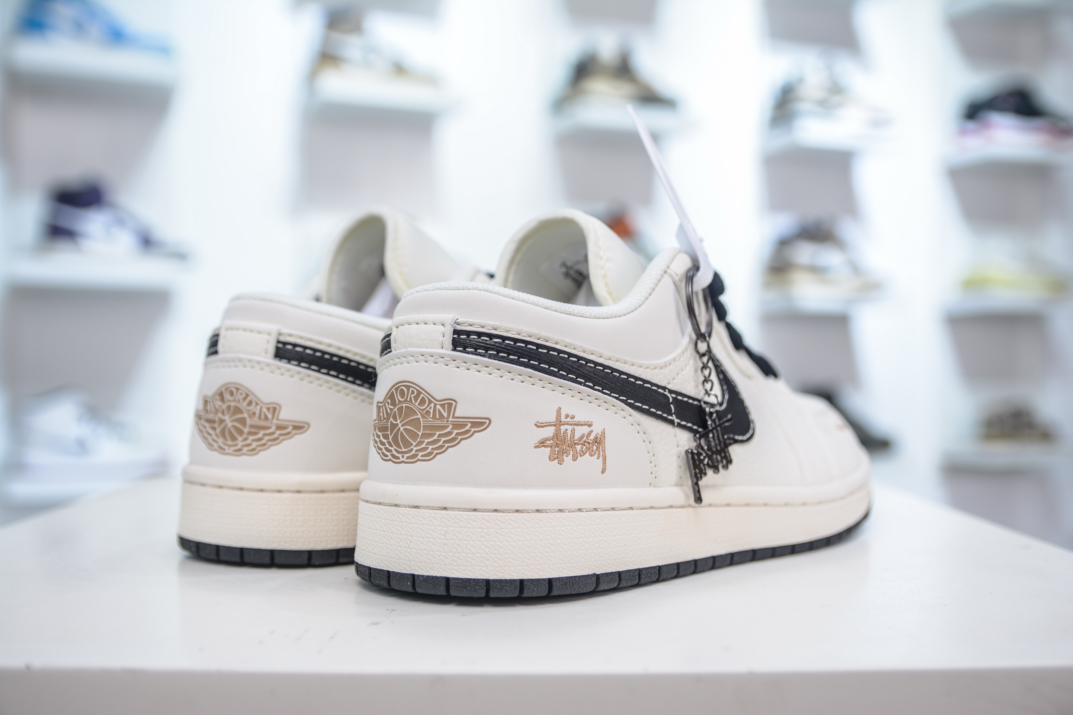 Air Jordan 1 Retro Low x Stussy Collab - Cream/Black. Premium Leather Comfort 6 i1750173072951 5465 0 5