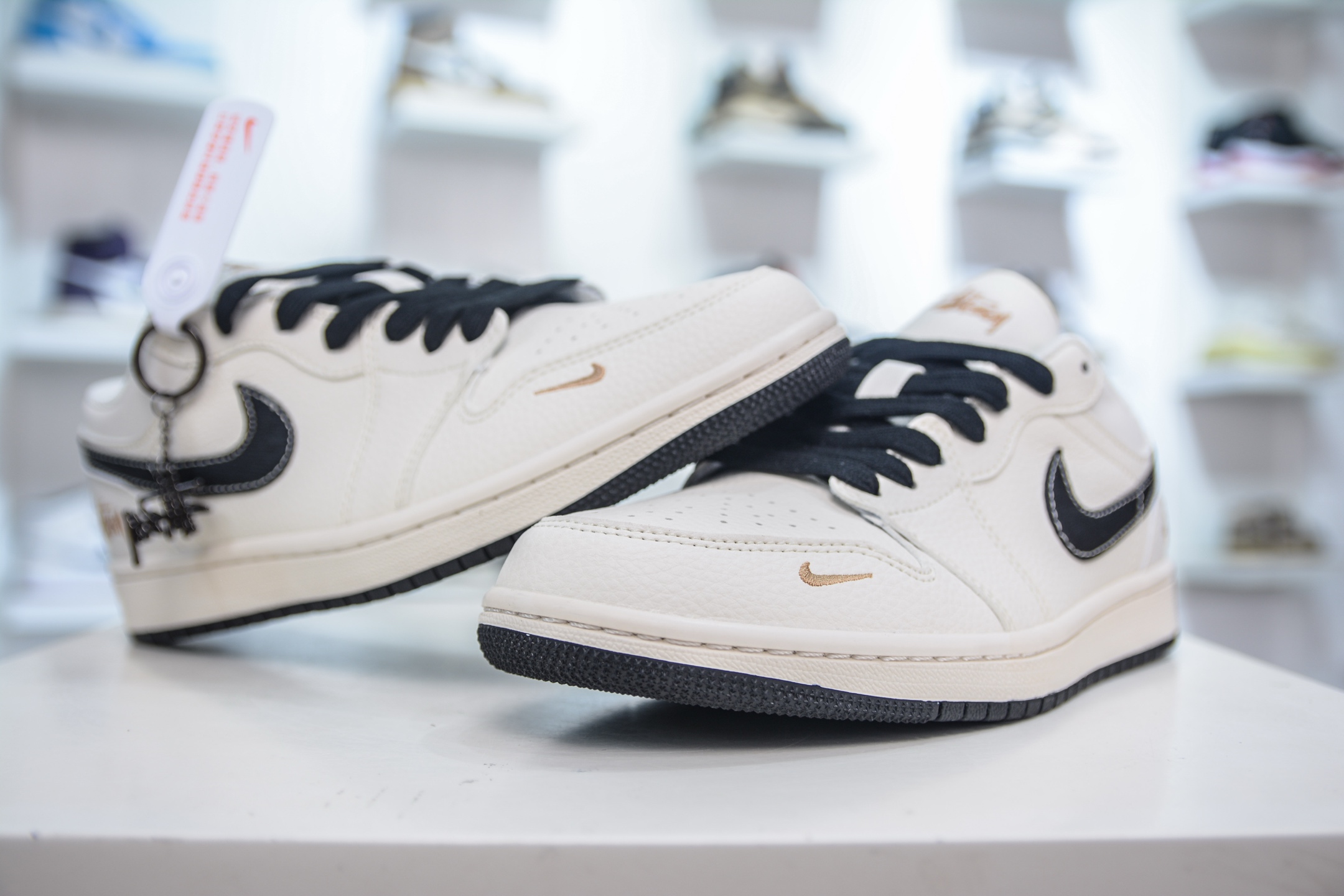 Air Jordan 1 Retro Low x Stussy Collab - Cream/Black. Premium Leather Comfort 4 i1750173072957 2692 0 3