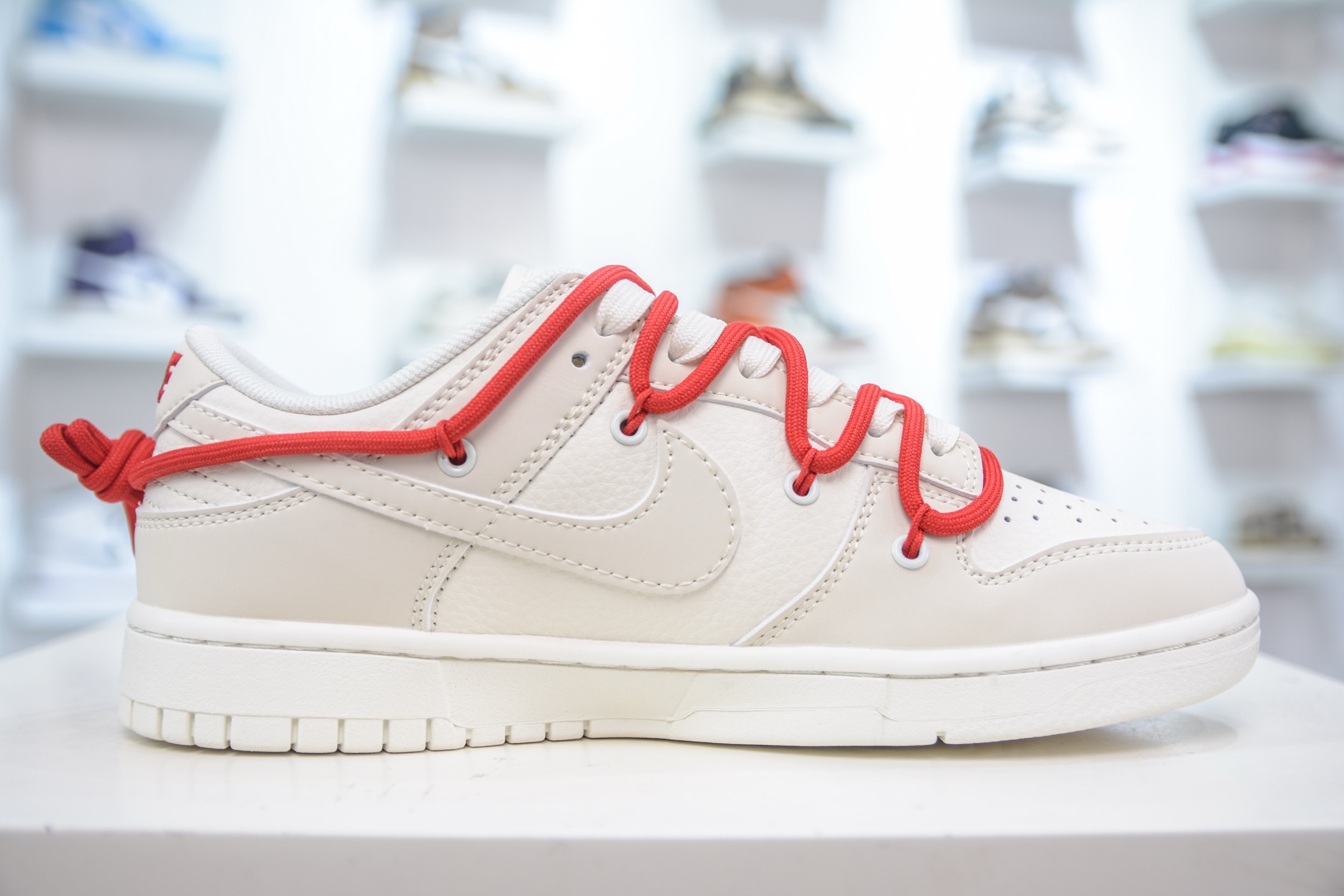 Nike SB Dunk Low x Supreme Collab White/Red, Premium Leather, All Sizes 4 i1750173185105 7829 0 2
