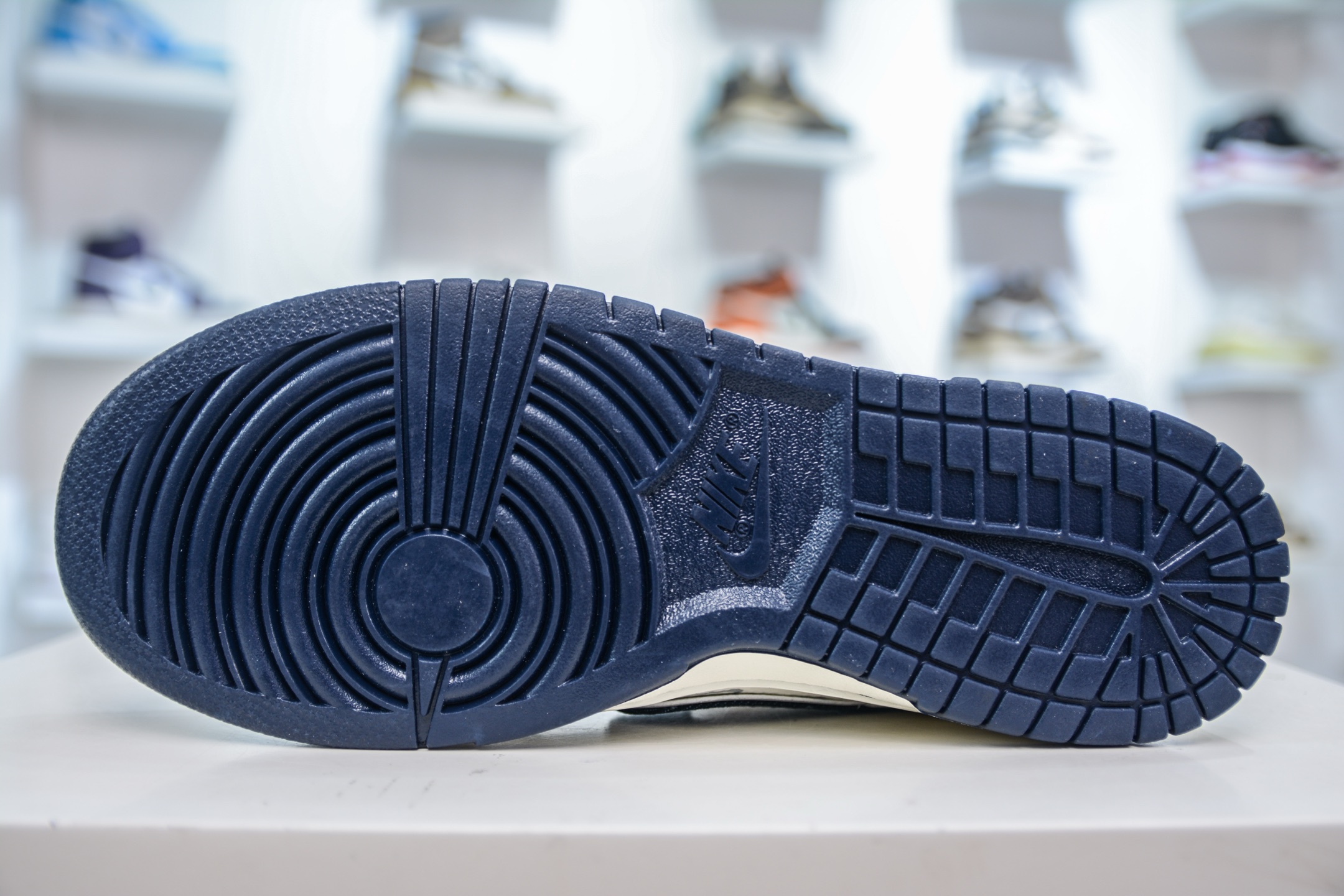 Nike SB Dunk Low x Supreme Collab White Blue Denim Sneakers (Unisex) 6 i1750173232103 7047 0 4