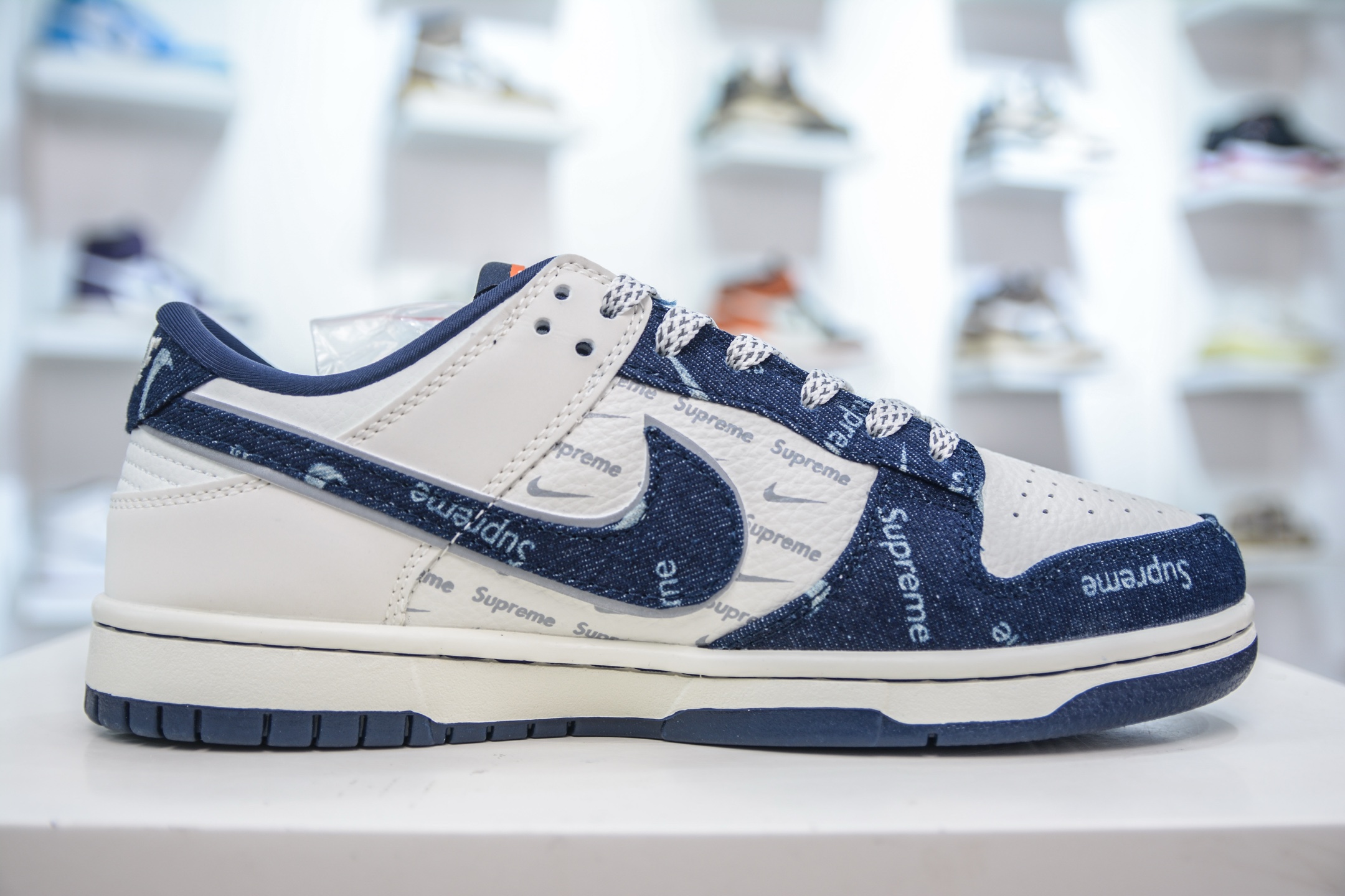 Nike SB Dunk Low x Supreme Collab White Blue Denim Sneakers (Unisex) 4 i1750173233515 1805 0 2