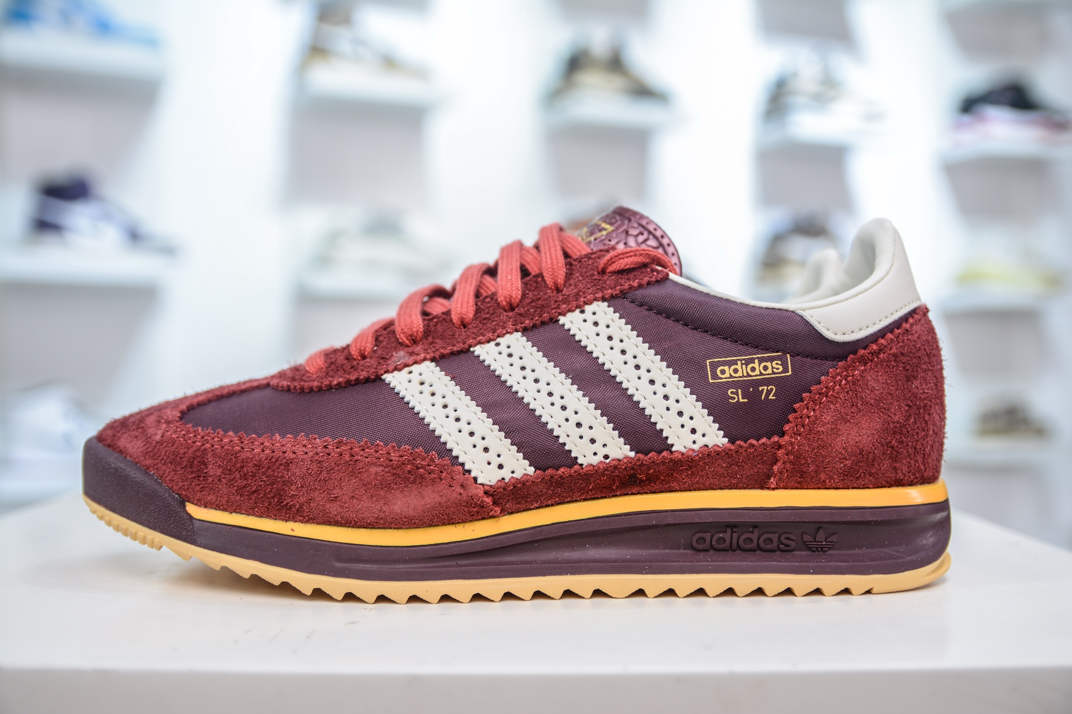 Adidas Originals SL 72 OG: Retro-Inspired Low-Top Sneakers for Everyday Comfort 1 i1750173428156 2376 0 0