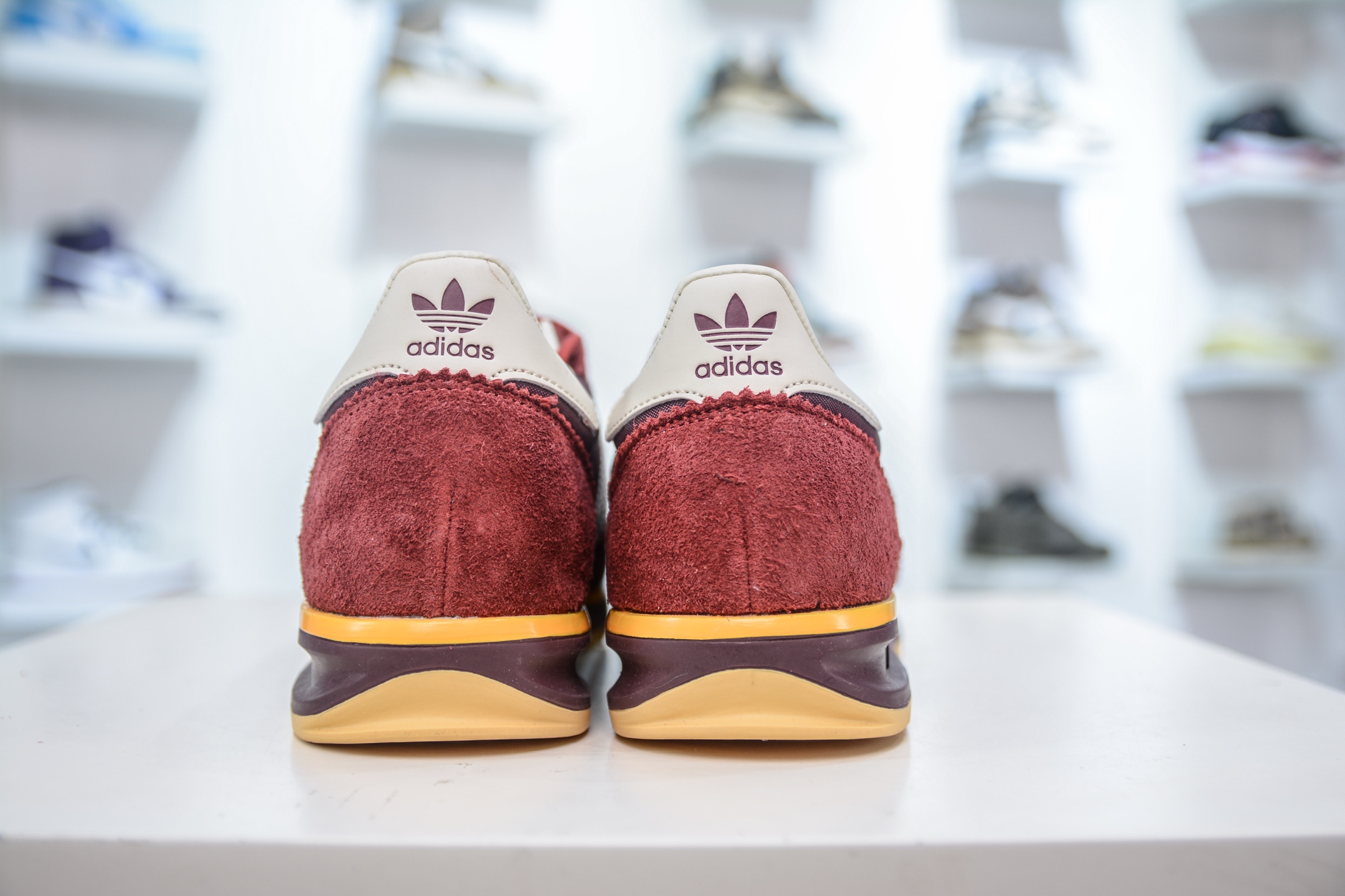 Adidas Originals SL 72 OG: Retro-Inspired Low-Top Sneakers for Everyday Comfort 2 i1750173429159 9549 0 1