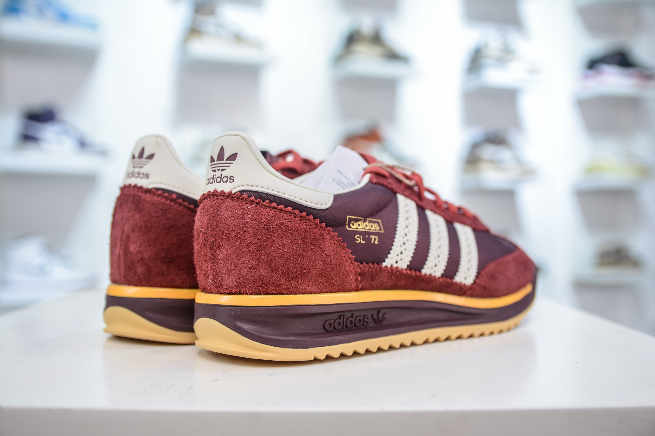 Adidas Originals SL 72 OG: Retro-Inspired Low-Top Sneakers for Everyday Comfort 6 i1750173429225 828 0 5