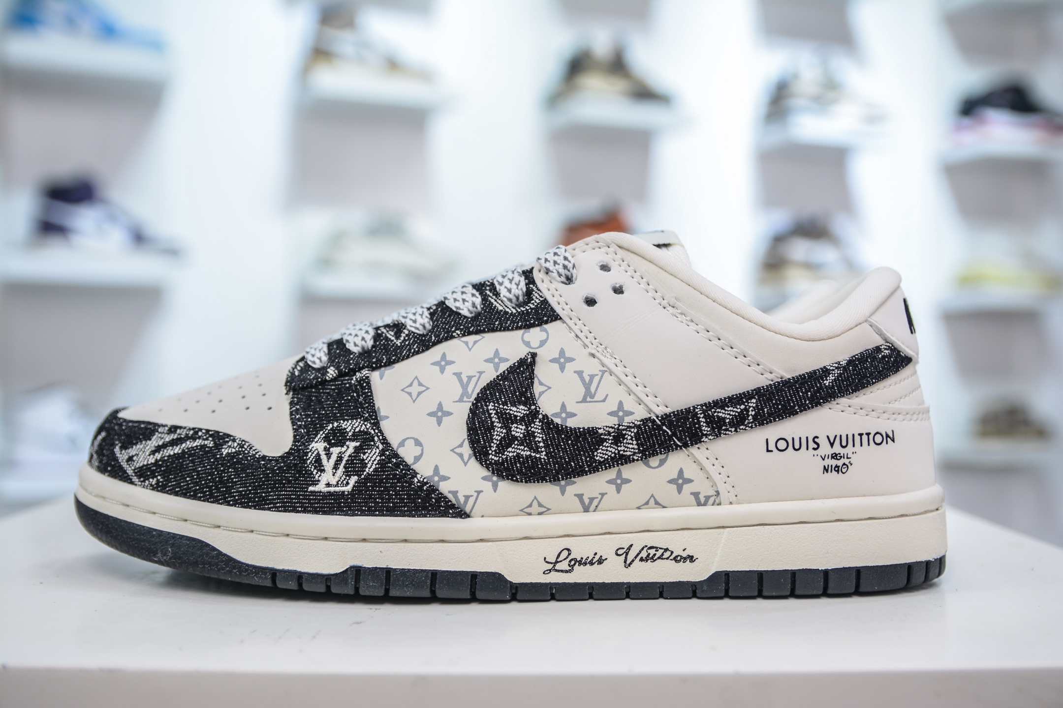 Nike SB Dunk Low x Louis Vuitton White Black Denim Collaboration 2 i1750173592276 7502 0 0