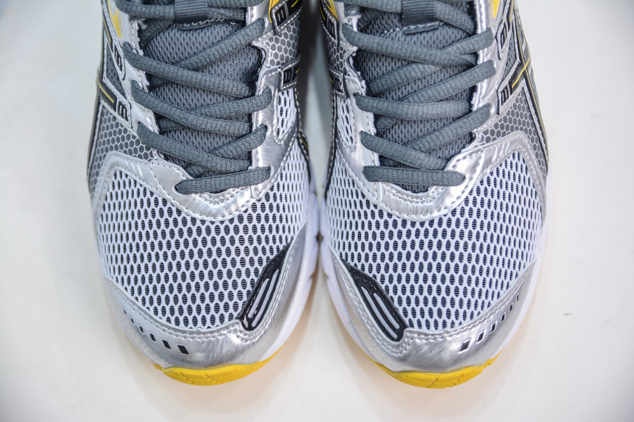 Asics Gel-Ds Trainer 14 Lightweight Running Shoes - Breathable & Comfortable 10 i1750173696043 6860 0 8