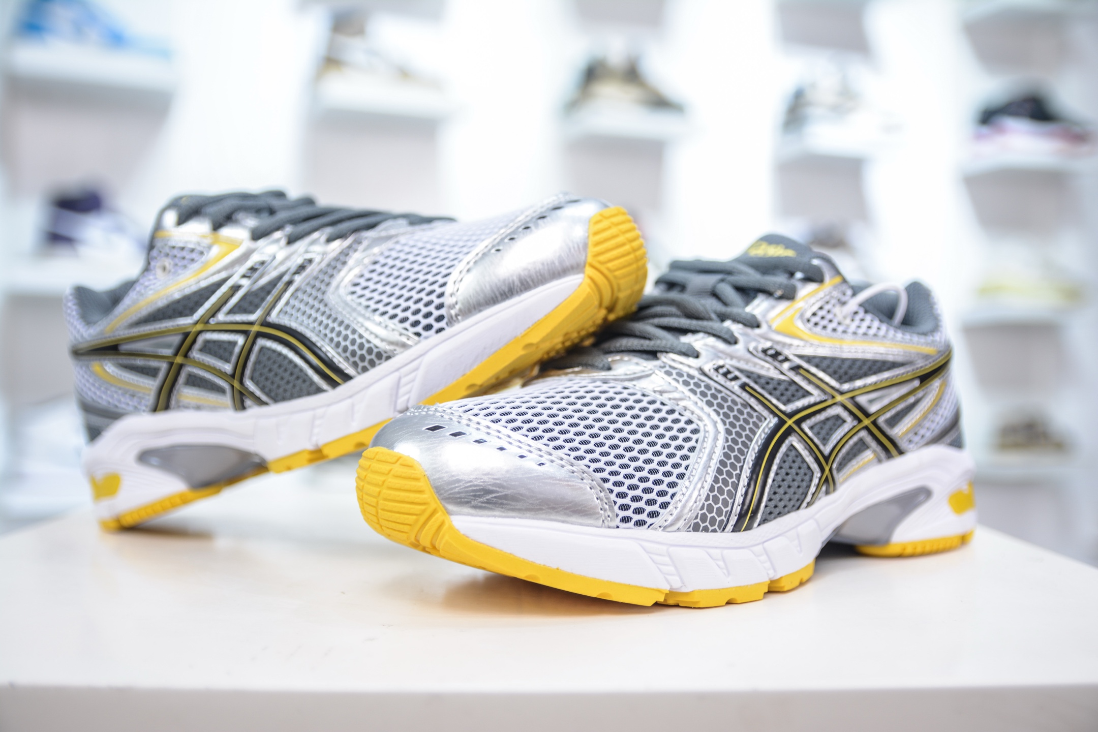 Asics Gel-Ds Trainer 14 Lightweight Running Shoes - Breathable & Comfortable 5 i1750173697129 7642 0 3