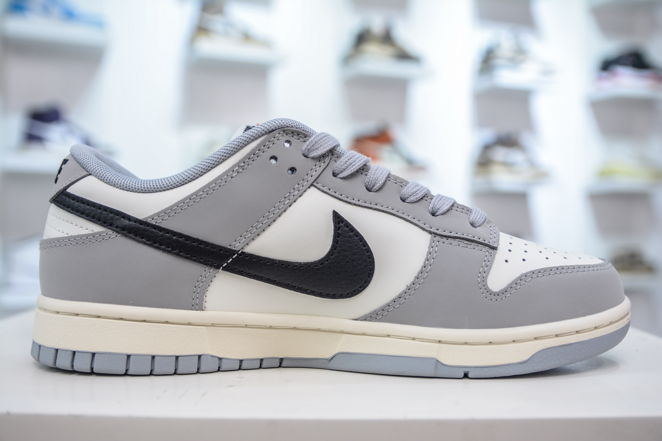 Nike SB Dunk Low 'Carbon Black Grey' Original Leather Great Value Shoes 4 i1750173746964 6819 0 2
