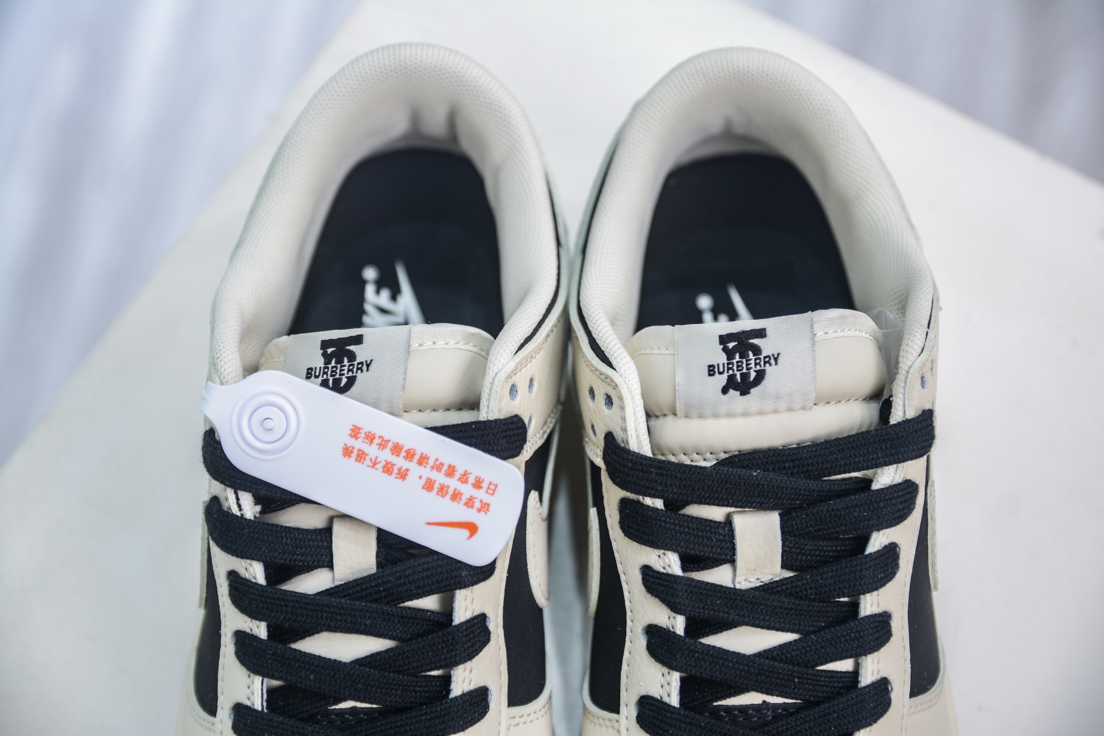 Nike SB Dunk Low x Burberry White Black, Original Top Layer Material 8 i1750173884257 530 0 7