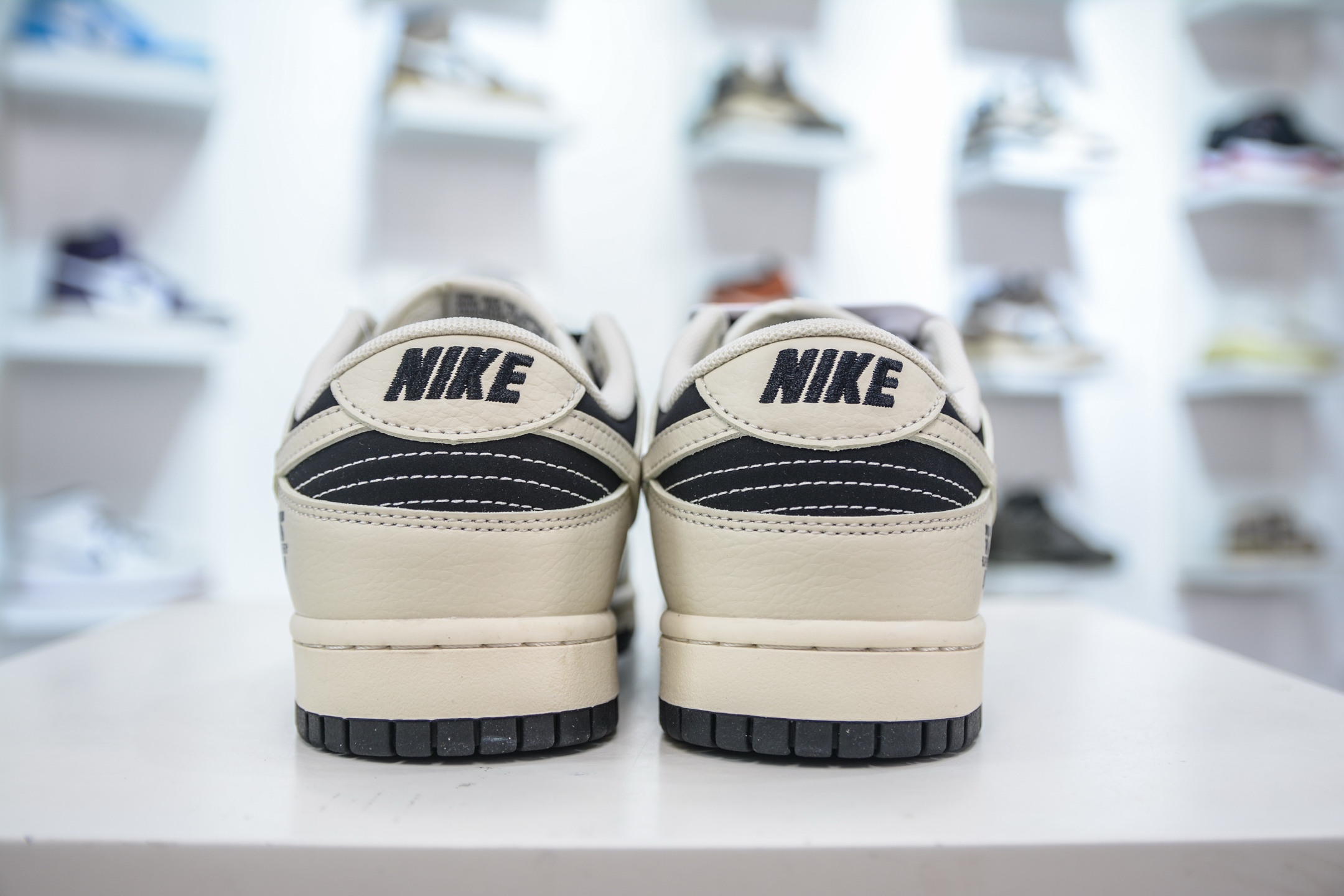 Nike SB Dunk Low x Burberry White Black, Original Top Layer Material 2 i1750173885430 9551 0 1