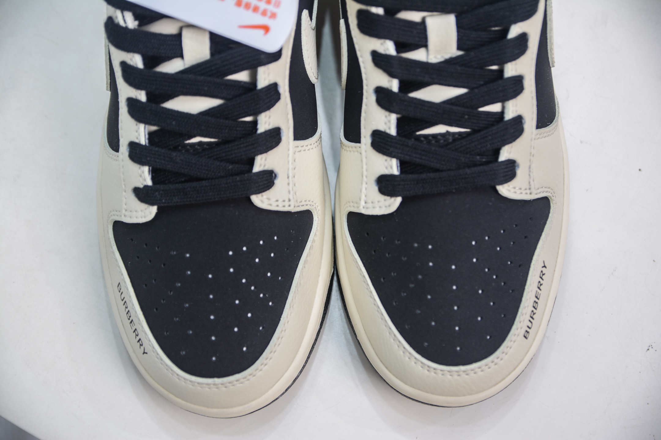 Nike SB Dunk Low x Burberry White Black, Original Top Layer Material 9 i1750173885438 4474 0 8