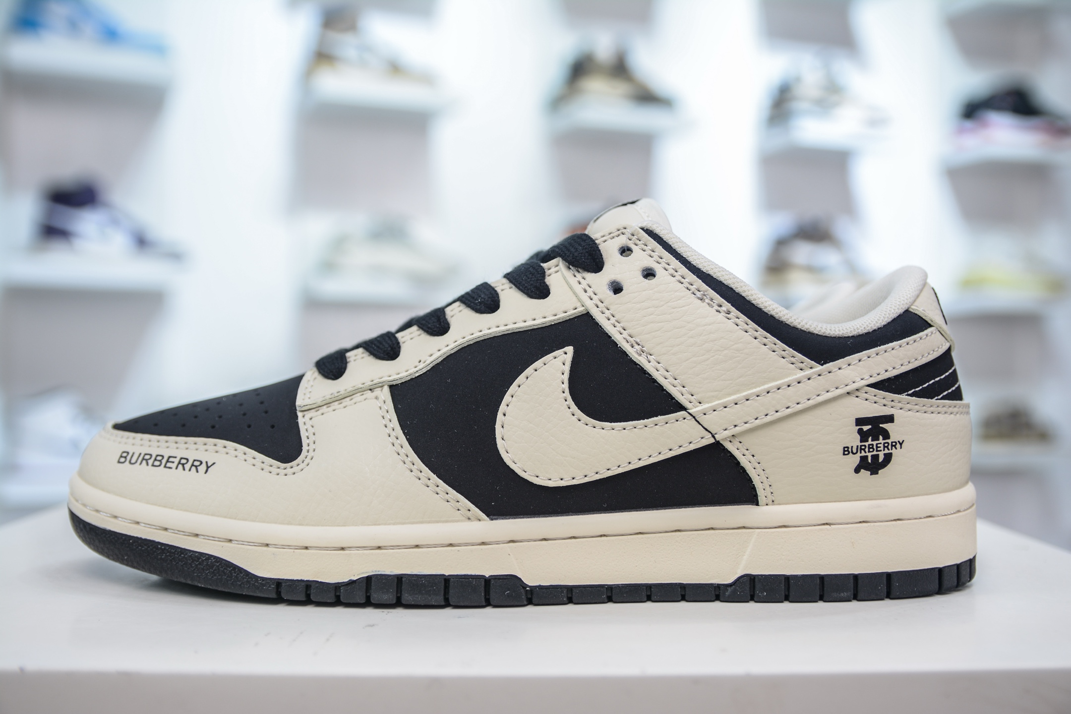 Nike SB Dunk Low x Burberry White Black, Original Top Layer Material 1 i1750173885458 4969 0 0