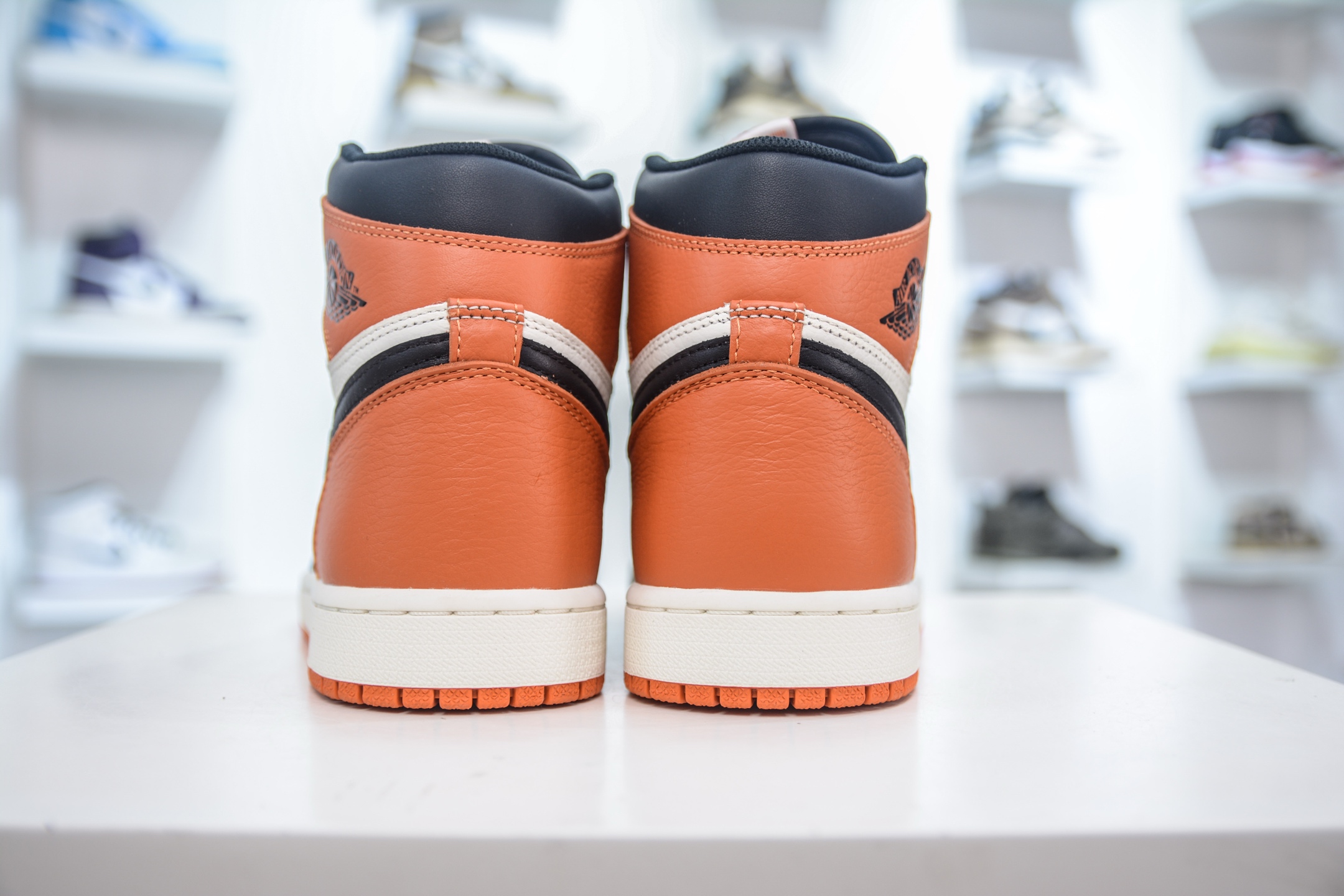 F版 Air Jordan AJ1 Retro High 高帮 复刻扣碎篮板 黑橙 DZ5485-008-莆田鞋,莆田鞋货源,高仿鞋,高仿鞋货源,安福档口,莆田高仿鞋,莆田鞋批发,高仿鞋批发,莆田高仿运动鞋,高仿运动鞋,莆田运动鞋 F版 Air Jordan AJ1 Retro High 高帮 复刻扣碎篮板 黑橙 DZ5485-008