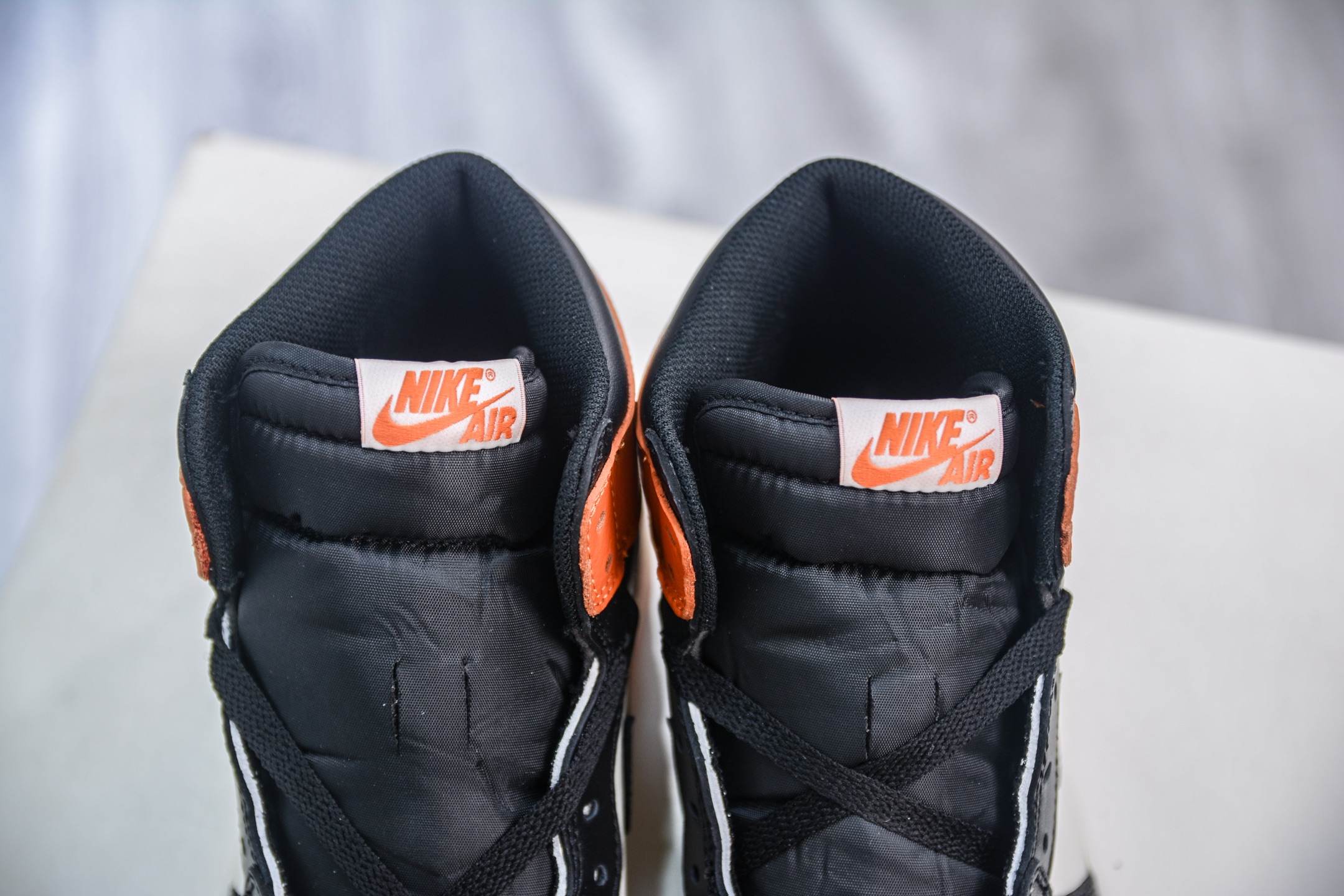 F版 Air Jordan AJ1 Retro High 高帮 复刻扣碎篮板 黑橙 DZ5485-008-莆田鞋,莆田鞋货源,高仿鞋,高仿鞋货源,安福档口,莆田高仿鞋,莆田鞋批发,高仿鞋批发,莆田高仿运动鞋,高仿运动鞋,莆田运动鞋 F版 Air Jordan AJ1 Retro High 高帮 复刻扣碎篮板 黑橙 DZ5485-008