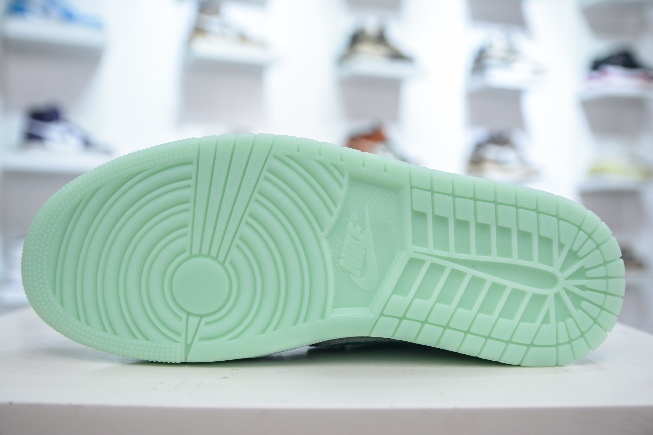 Air Jordan 1 Low 薄荷绿 AJ1乔1低帮休闲板鞋 HQ8111-300-莆田鞋,莆田鞋货源,高仿鞋,高仿鞋货源,安福档口,莆田高仿鞋,莆田鞋批发,高仿鞋批发,莆田高仿运动鞋,高仿运动鞋,莆田运动鞋 Air Jordan 1 Low 薄荷绿 AJ1乔1低帮休闲板鞋 HQ8111-300